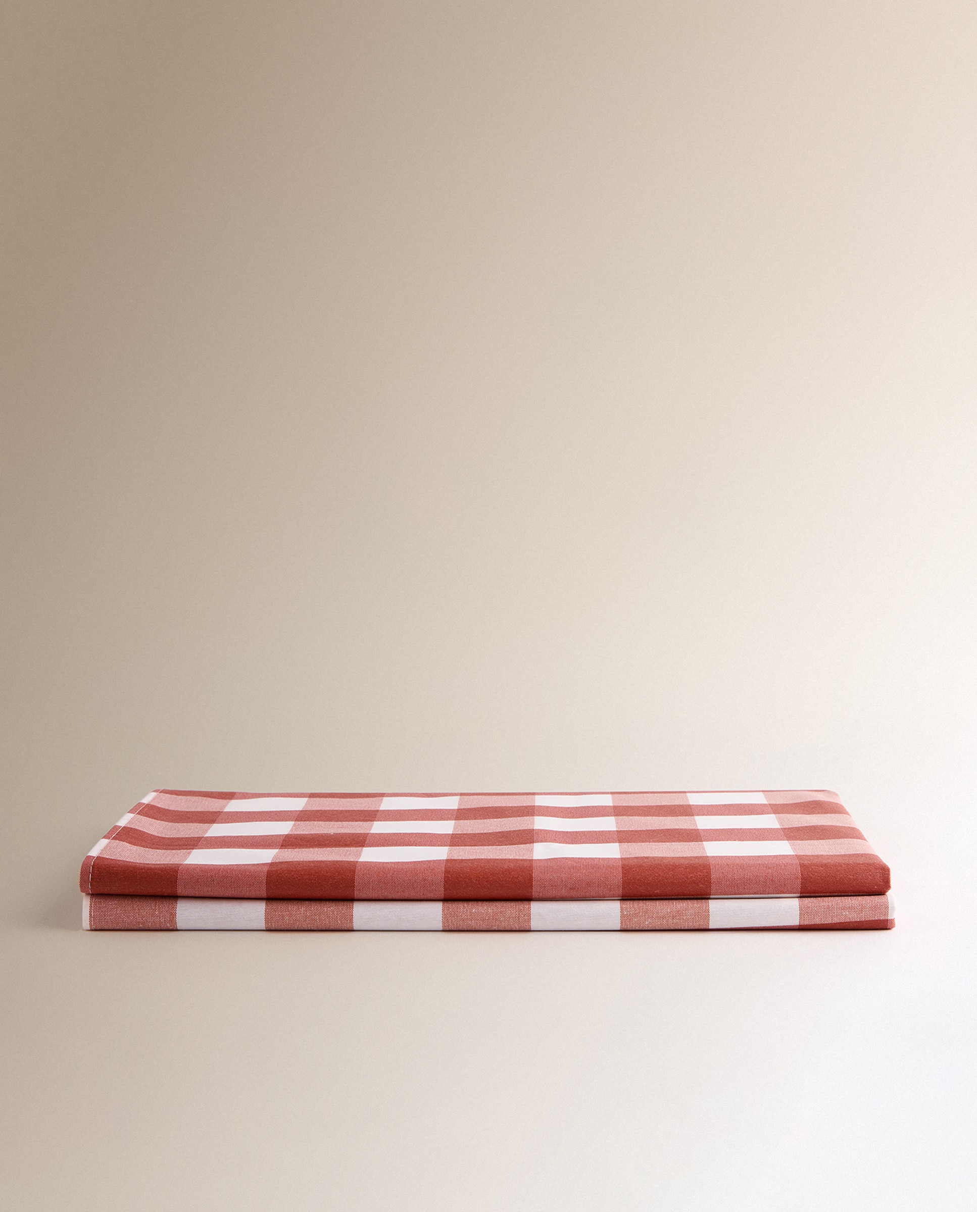 Imagen 2 de Mantel antimanchas resinado Vichy - Coral 100 x 150 cm Coral