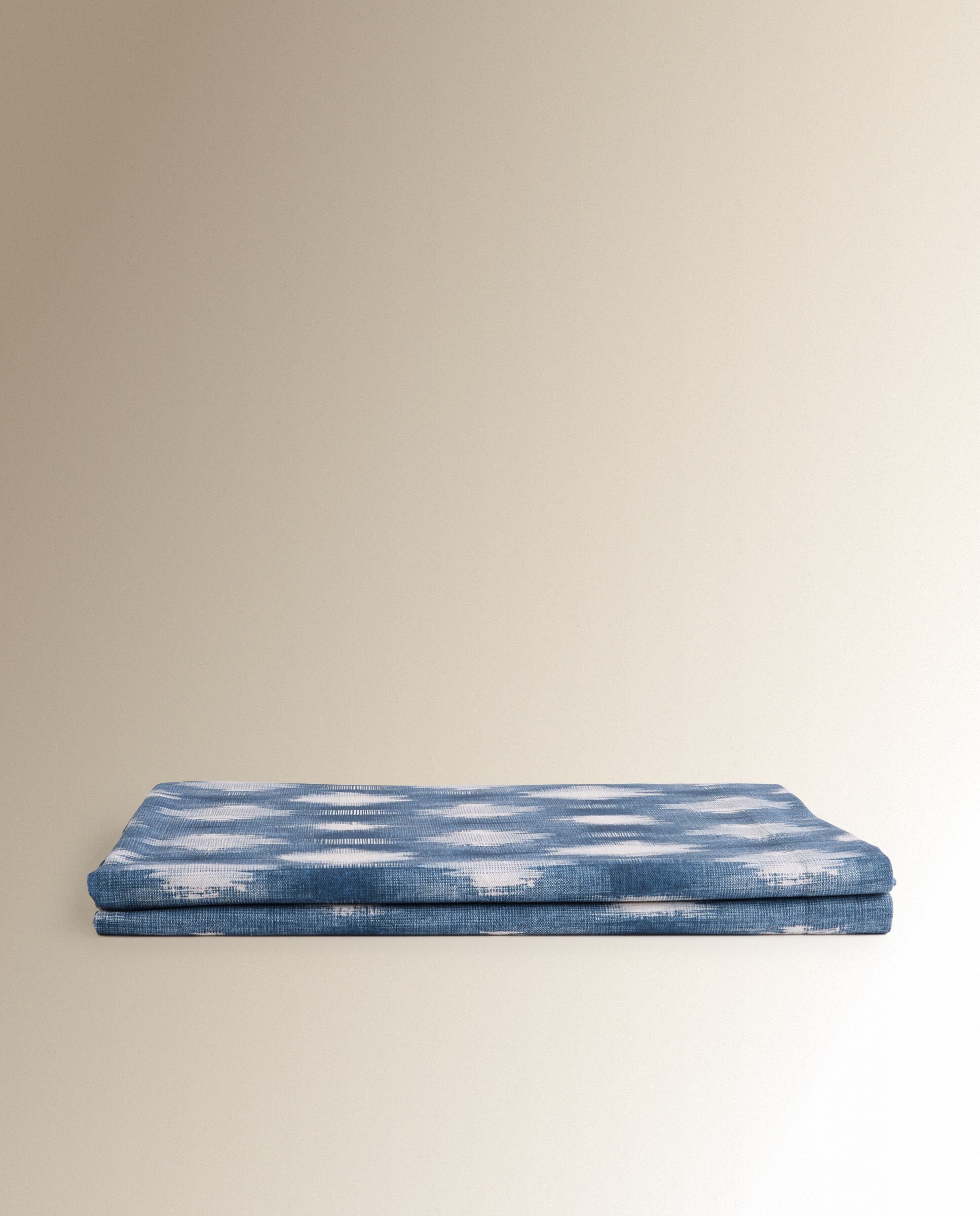 Toalha de Mesa Antinódoas Resinada Ikat Azul-noite-2