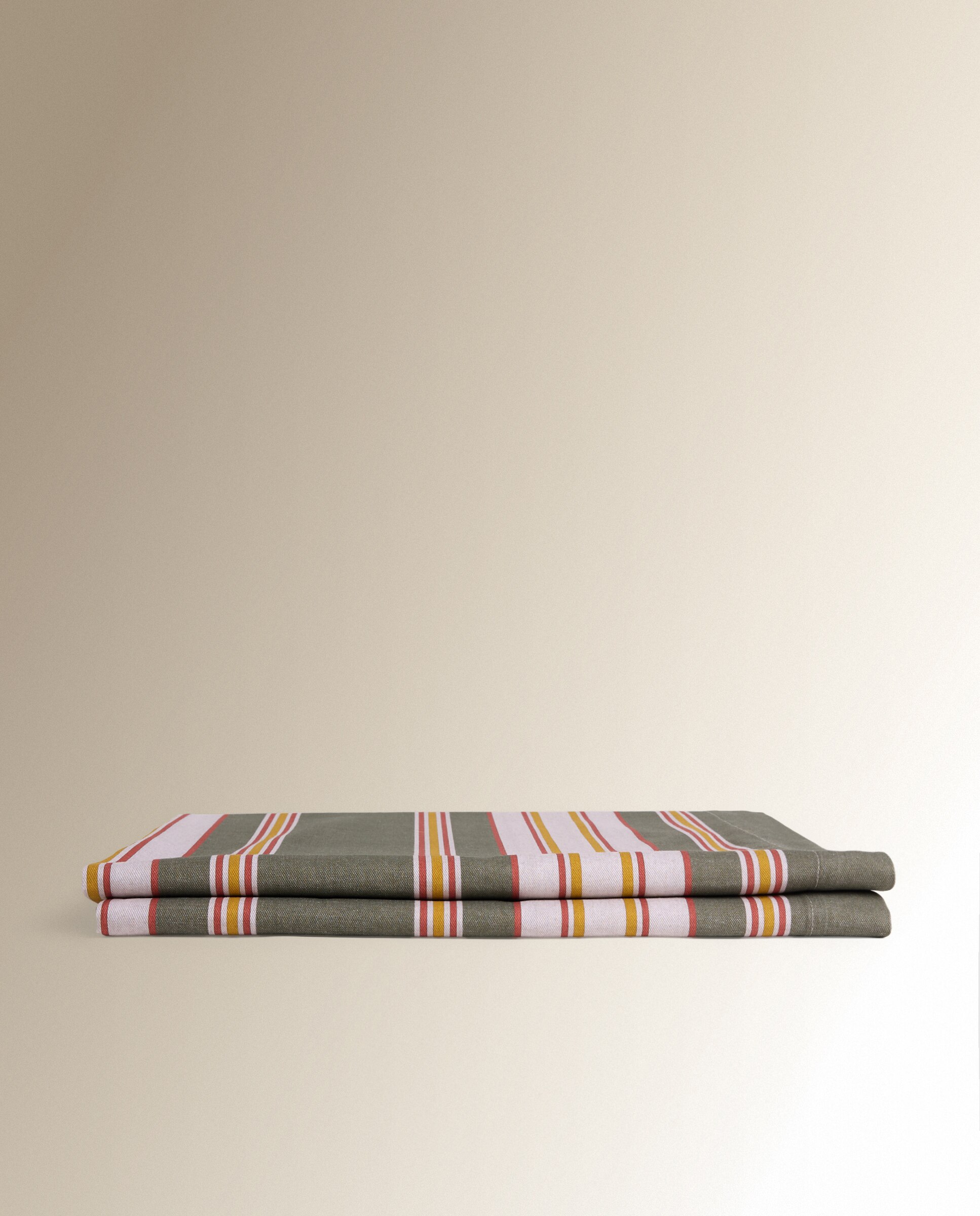 Mantel antimanchas resinado Ruan - Verde 100 x 150 cm Verde-2