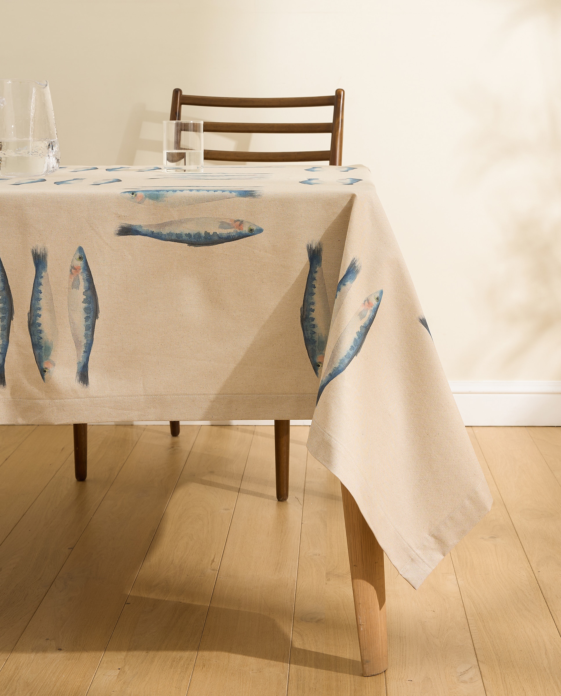 Imagem 0 de Toalha de Mesa Antinódoas Resinada Sardinhas