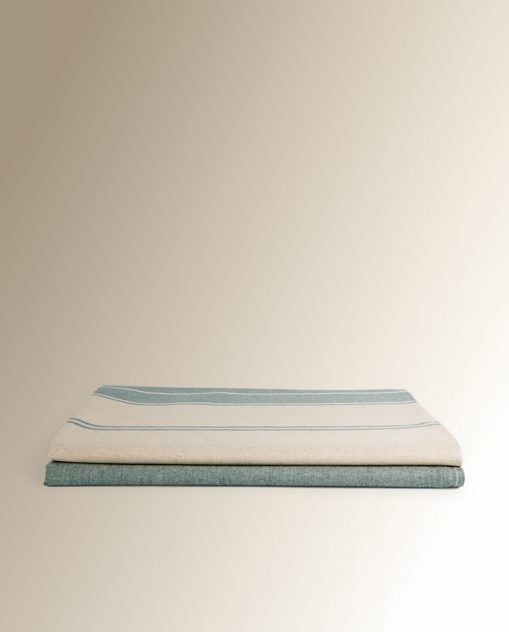 Mantel antimanchas resinado Raya - Verde Bosque 150 x 150 cm Verde Bosque-1