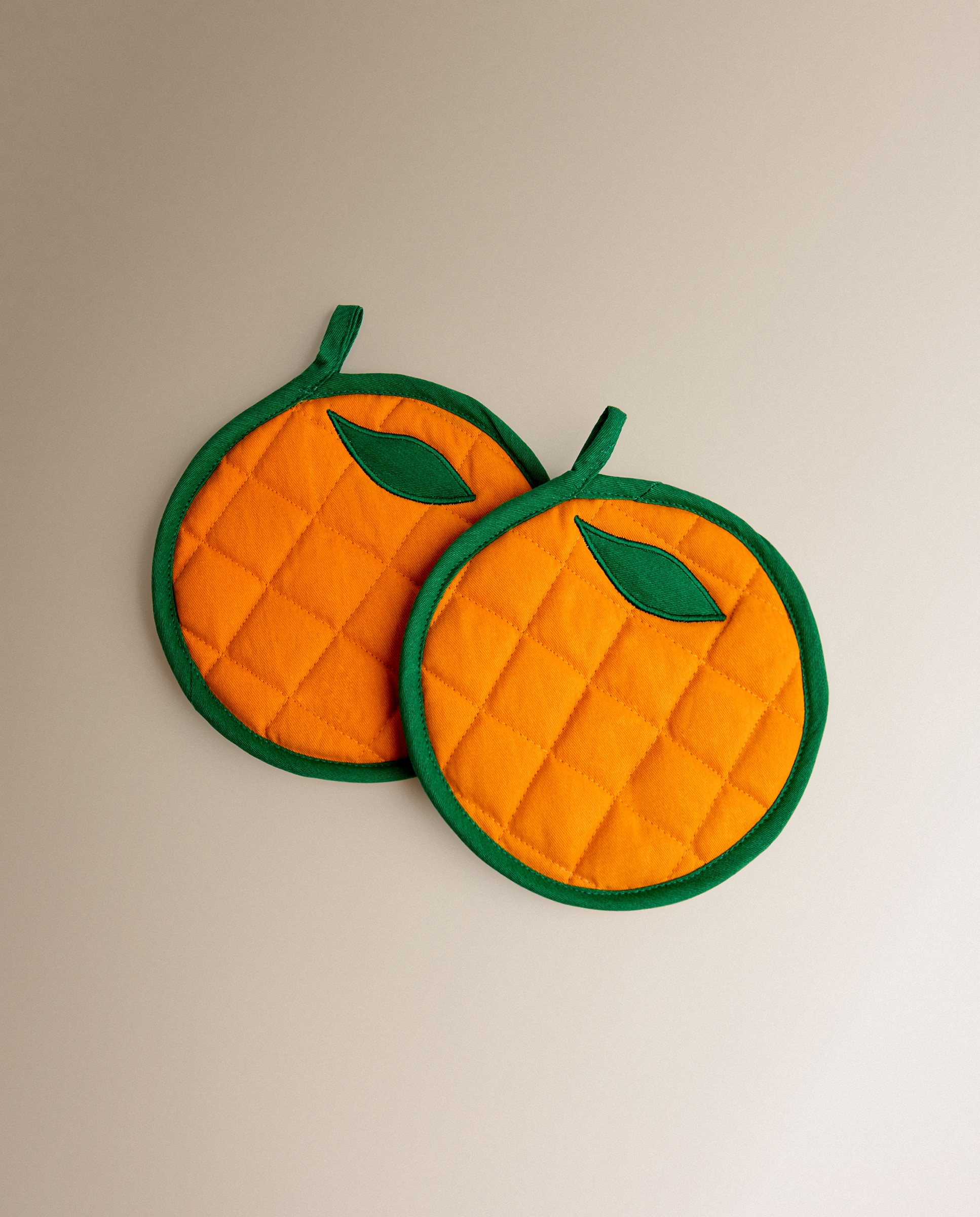 Conjunto de 2 Pegas Laranjas Laranja-1