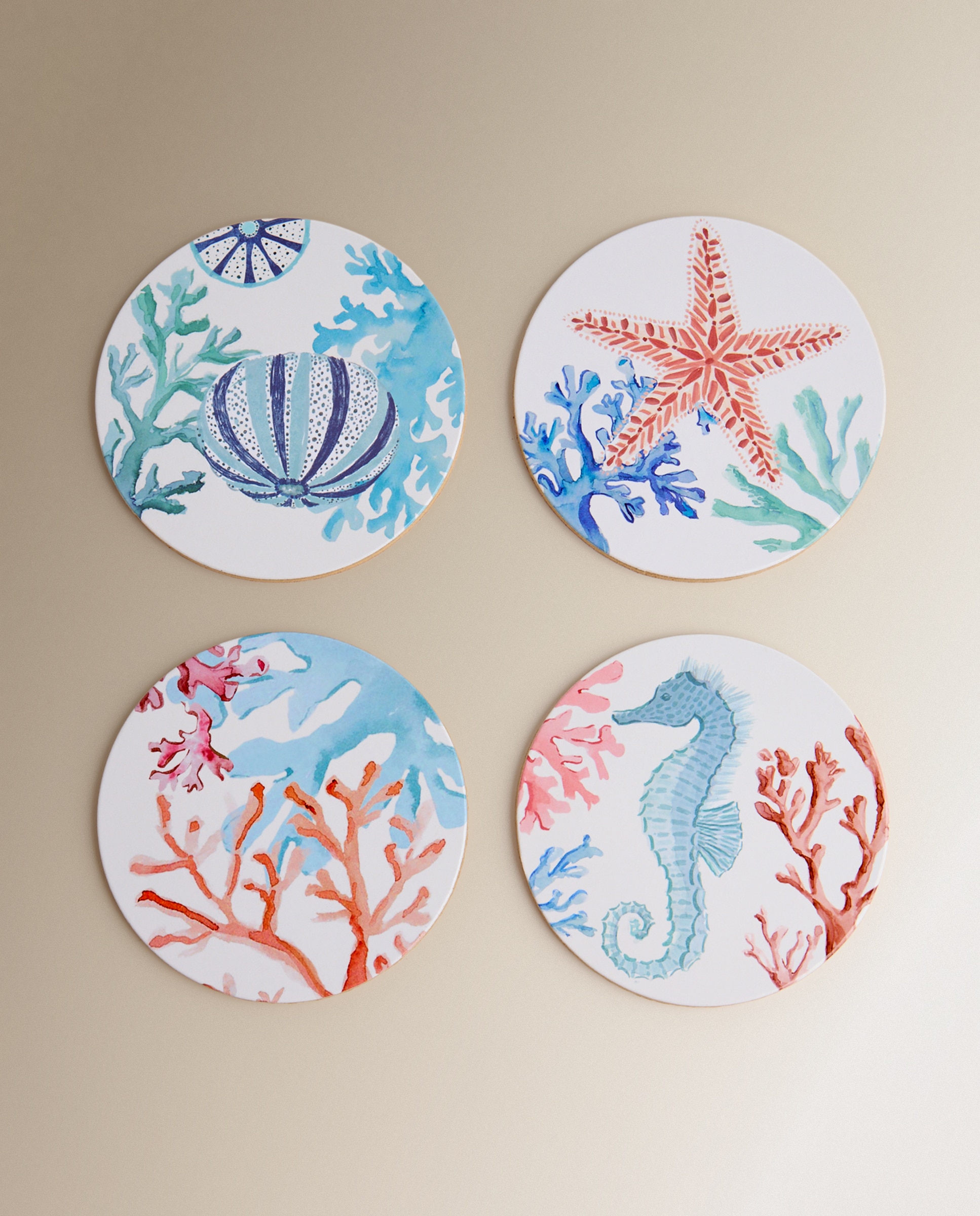 Imagem 0 de Conjunto de 4 Bases para Copos de MDF Recife