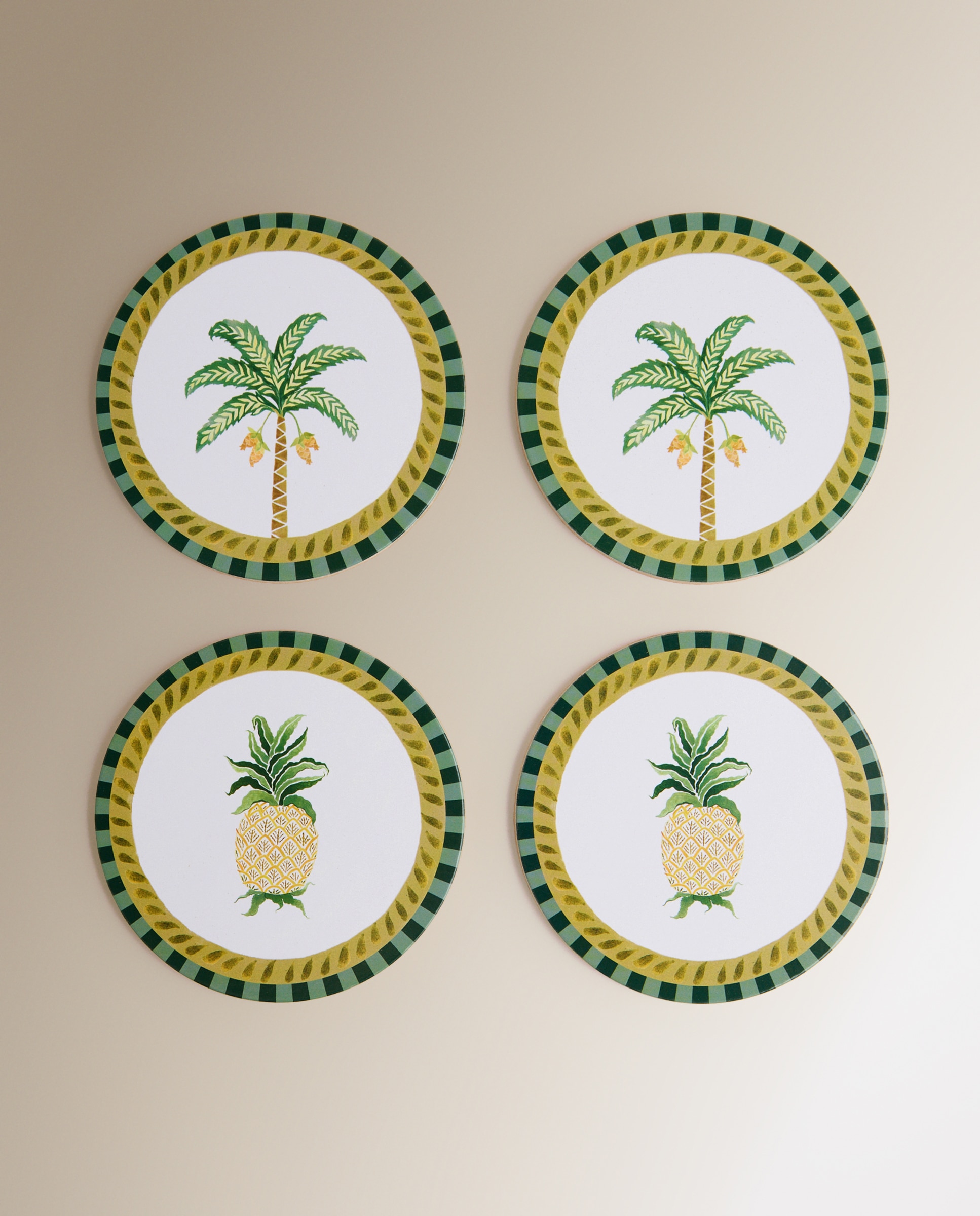 Imagem 0 de Conjunto de 4 bases para copos MDF Malambo