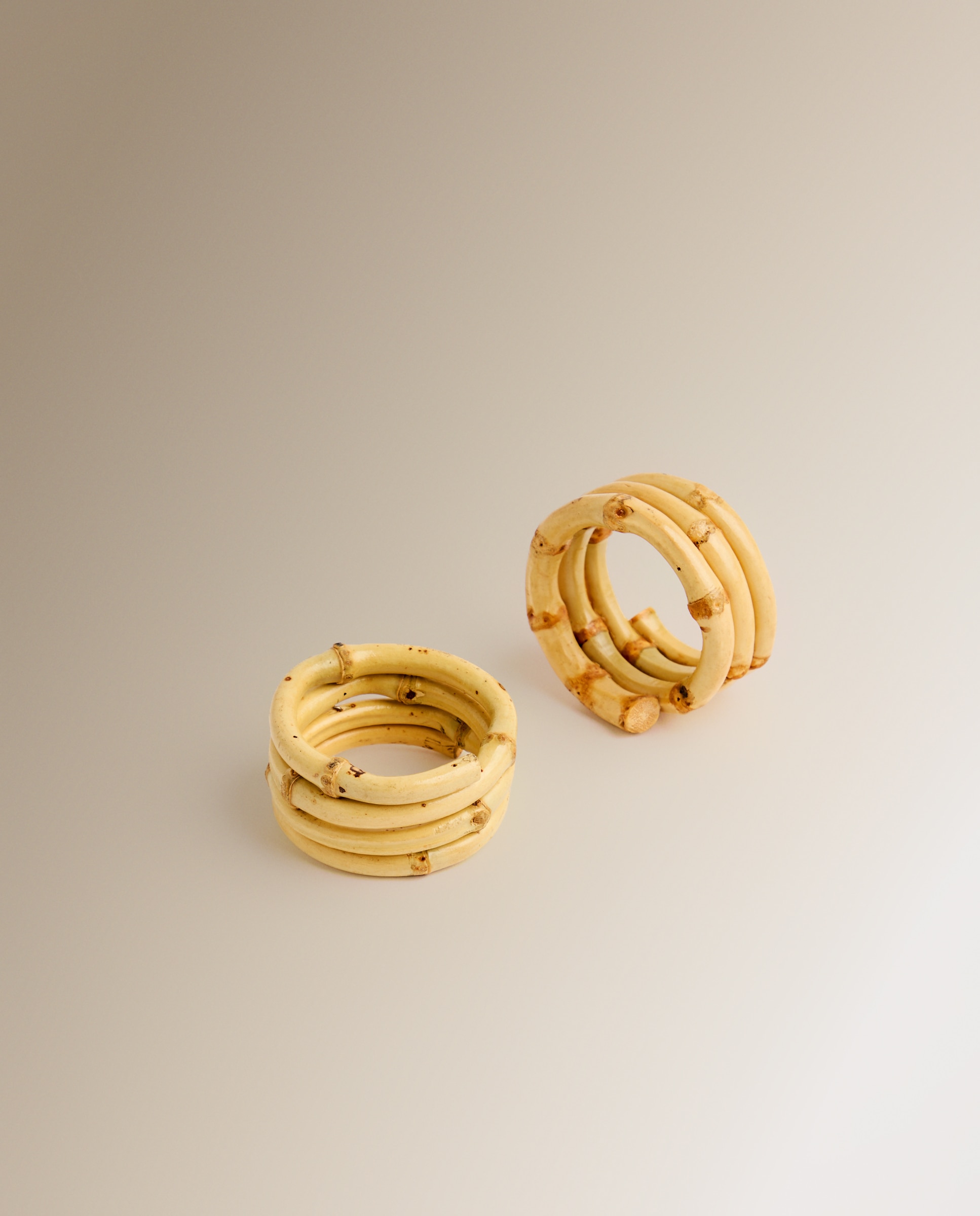 Imagem 0 de Conjunto de 2 argolas de guardanapos em bambu