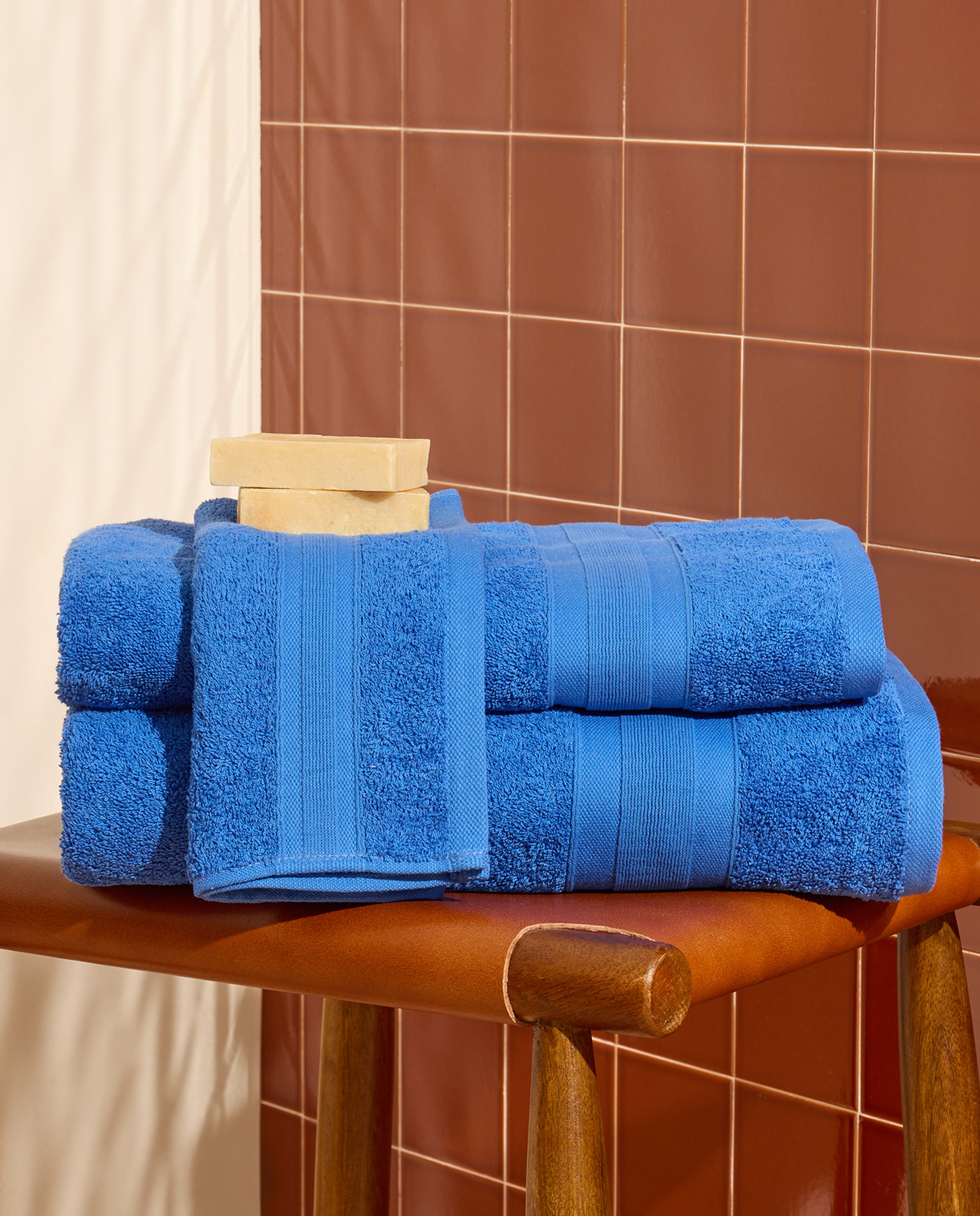 Toalla de baño algodón 500 gr/m2 New Colors - Azul Tocador Azul-1