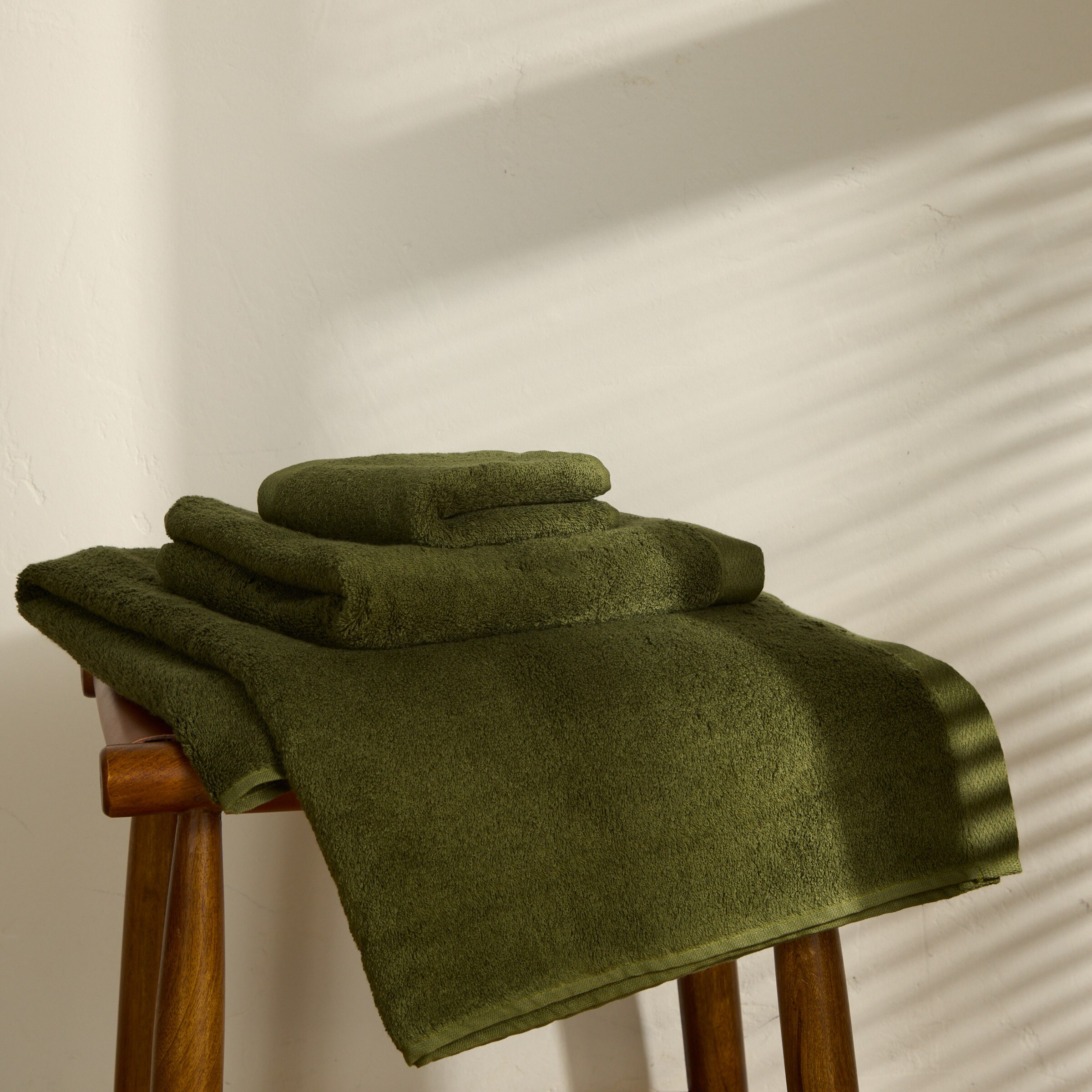Toalla de baño algodón extrapeinado 550 gr/m2 Kashmir El Corte Inglés - Verde Sábana de baño Verde-1