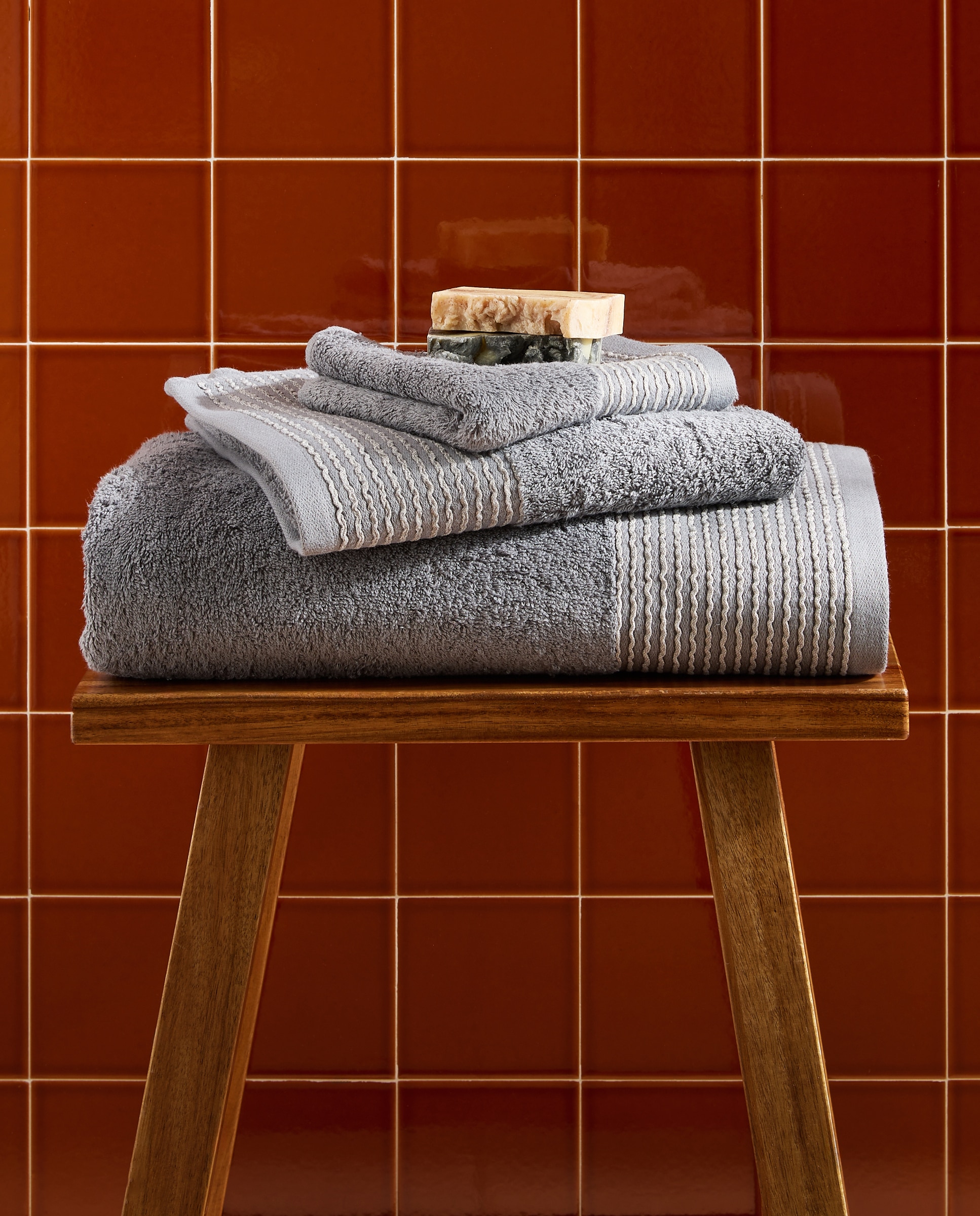 Imagen 1 de Toalla de baño algodón 530 gr/m2 Land Gris