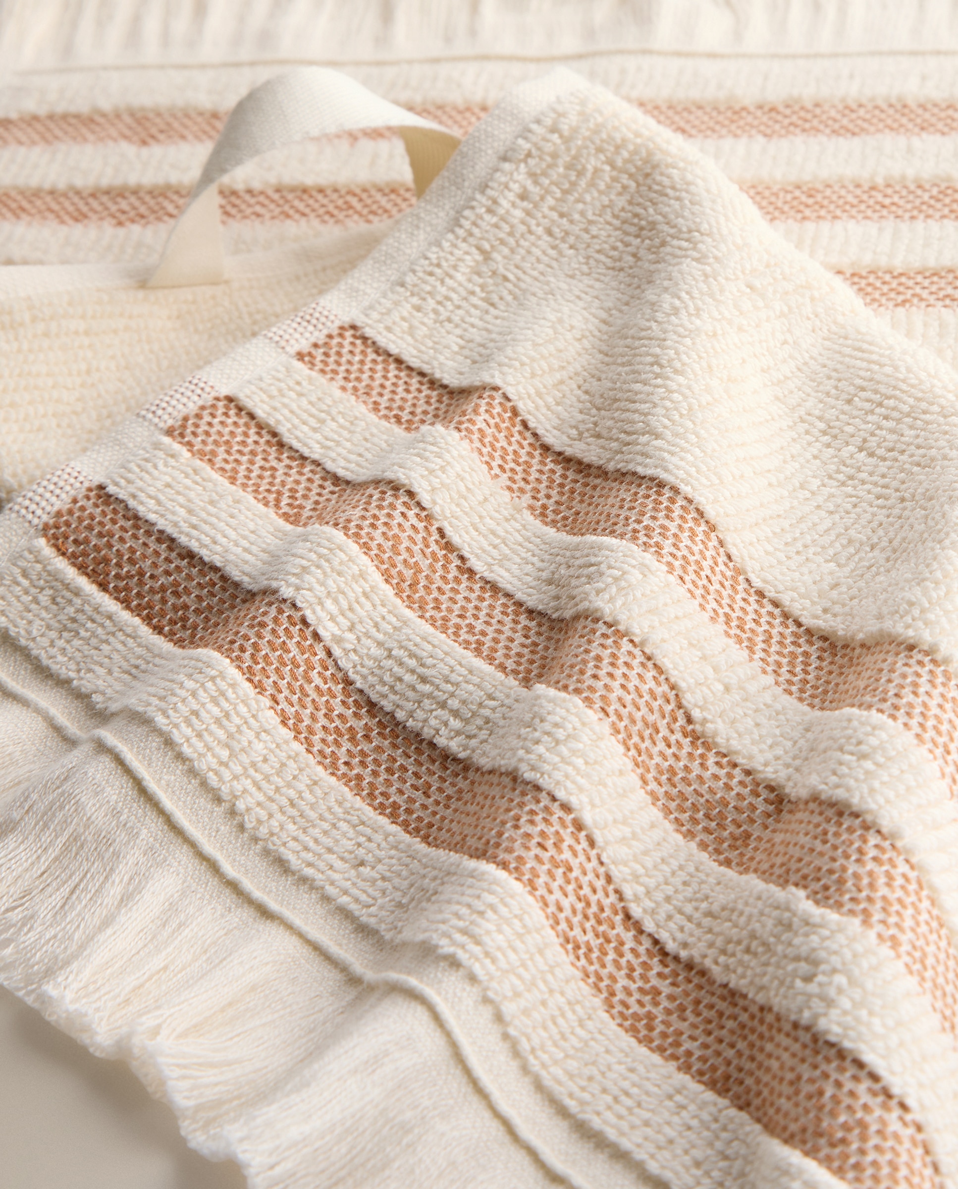 Toalha de Banho de Algodão 480 g/m2 Frieze Rosa-4