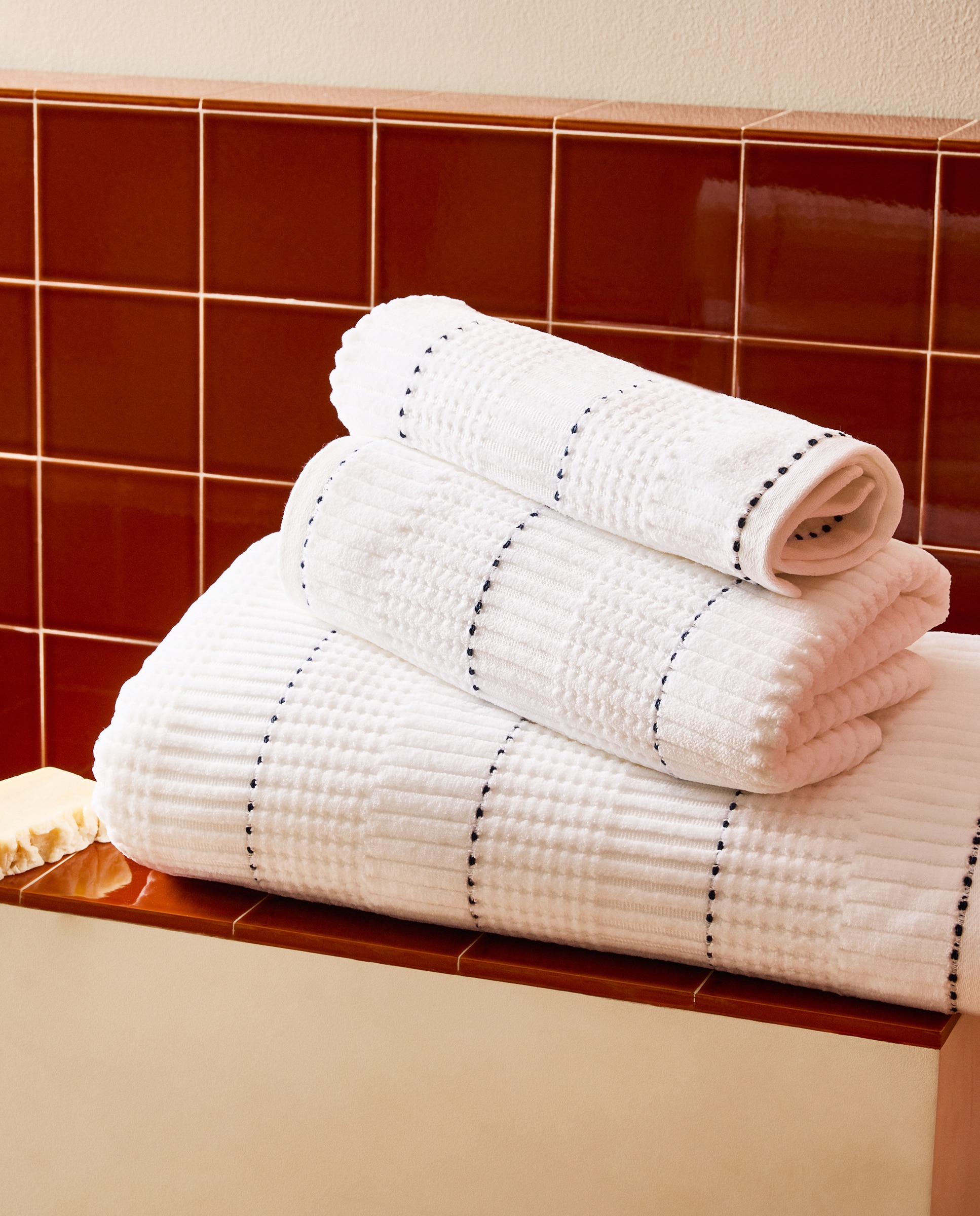 Imagen 0 de Toalla de baño algodón 550 gr/m2 Tagle Blanco