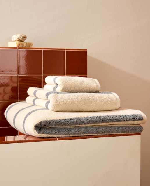 Imagem 0 de Toalha de Banho de Algodão 600 g/m2 Lincol