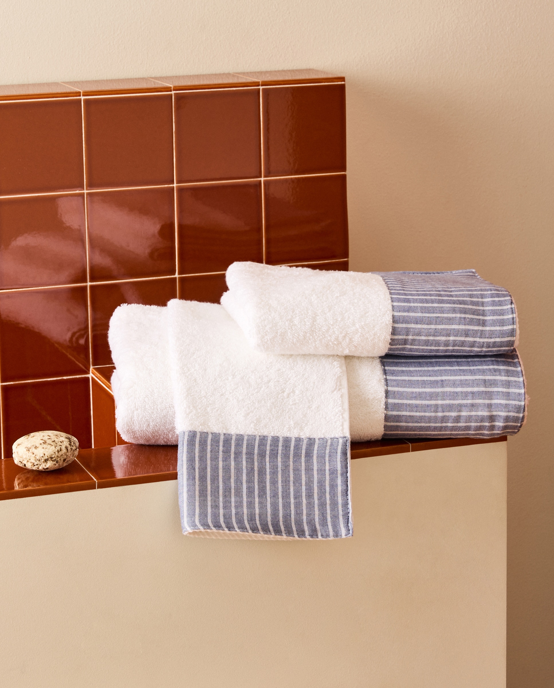 Imagen 0 de Toalla de baño algodón 500 gr/m2 Reine Blanco