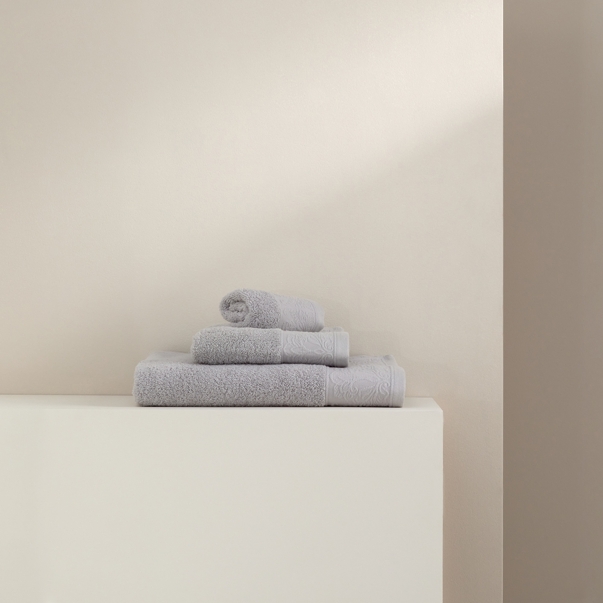 Imagen 0 de Toalla de baño algodón 450 gr/m2 Aris Basics El Corte Inglés