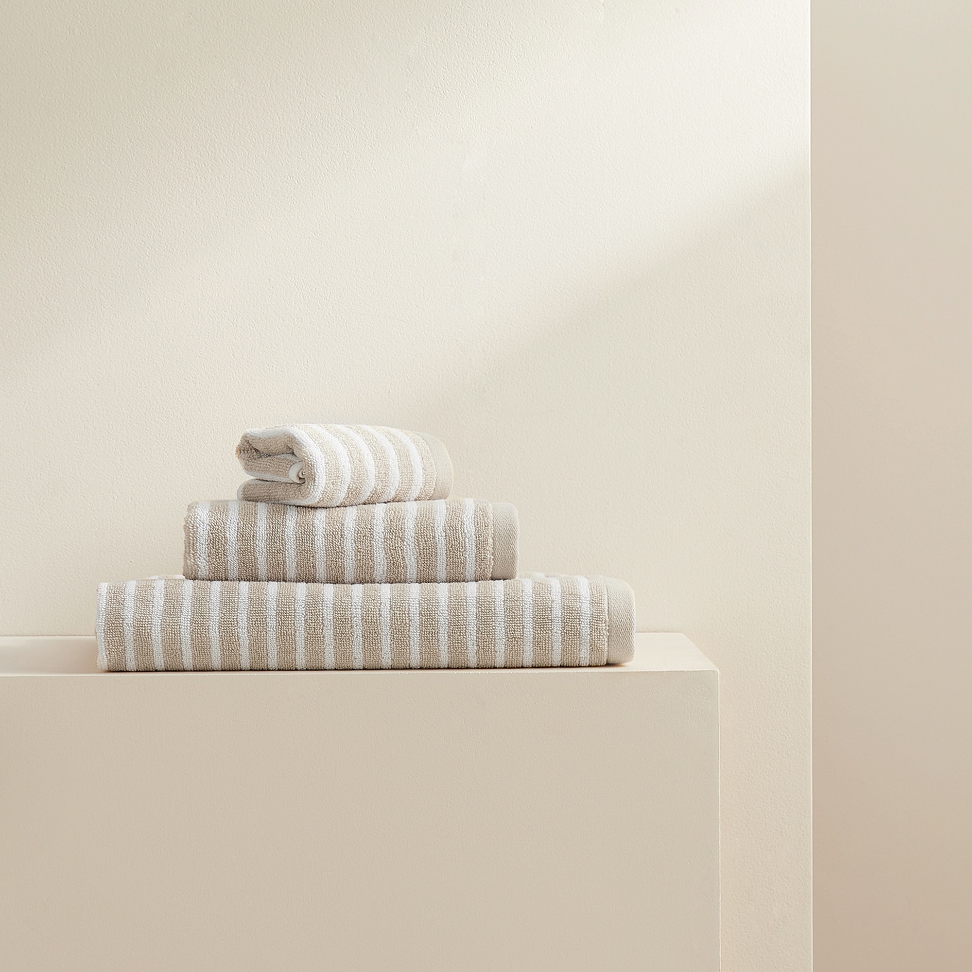 Imagen 0 de Toalla de baño algodón 450 gr/m2 Bande Basics El Corte Inglés