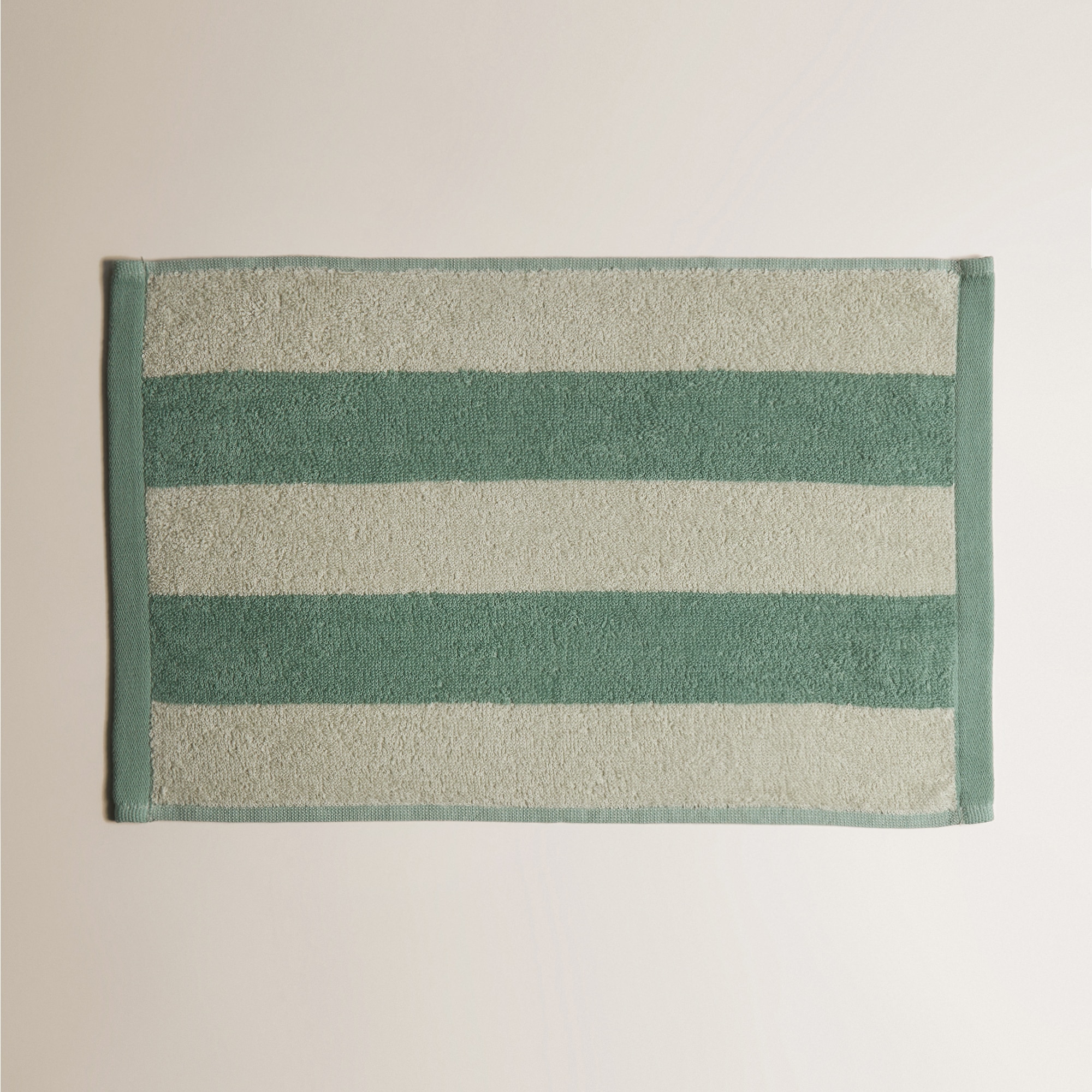 Toalla de baño algodón 450 gr/m2 Stripes Basics El Corte Inglés Verde-4
