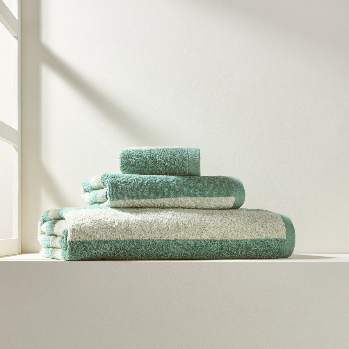 Imagen 0 de Toalla de baño algodón 450 gr/m2 Stripes Basics El Corte Inglés