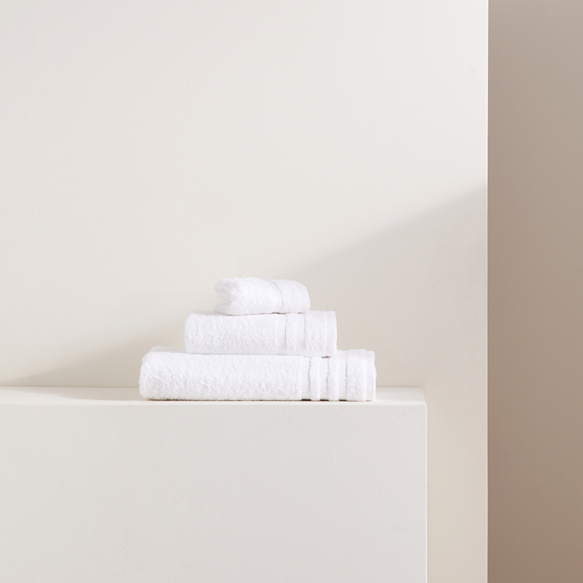 Toalha de banho de algodão 450 g/m2 Zafiro Branco-1