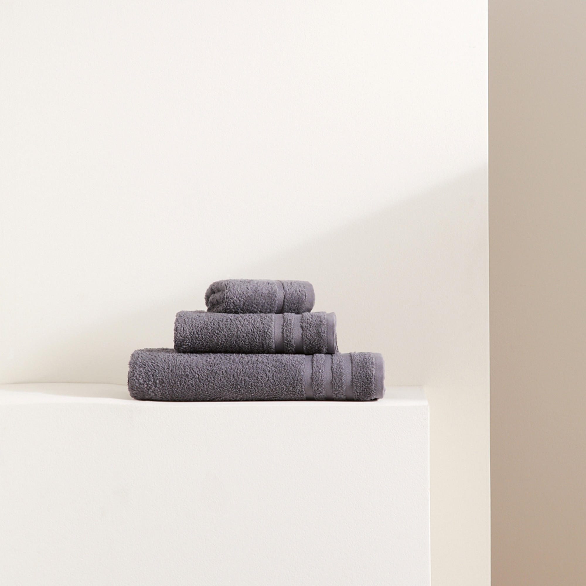 Toalla de baño algodón 450 gr/m2 Zafiro Basics El Corte Inglés Gris-1