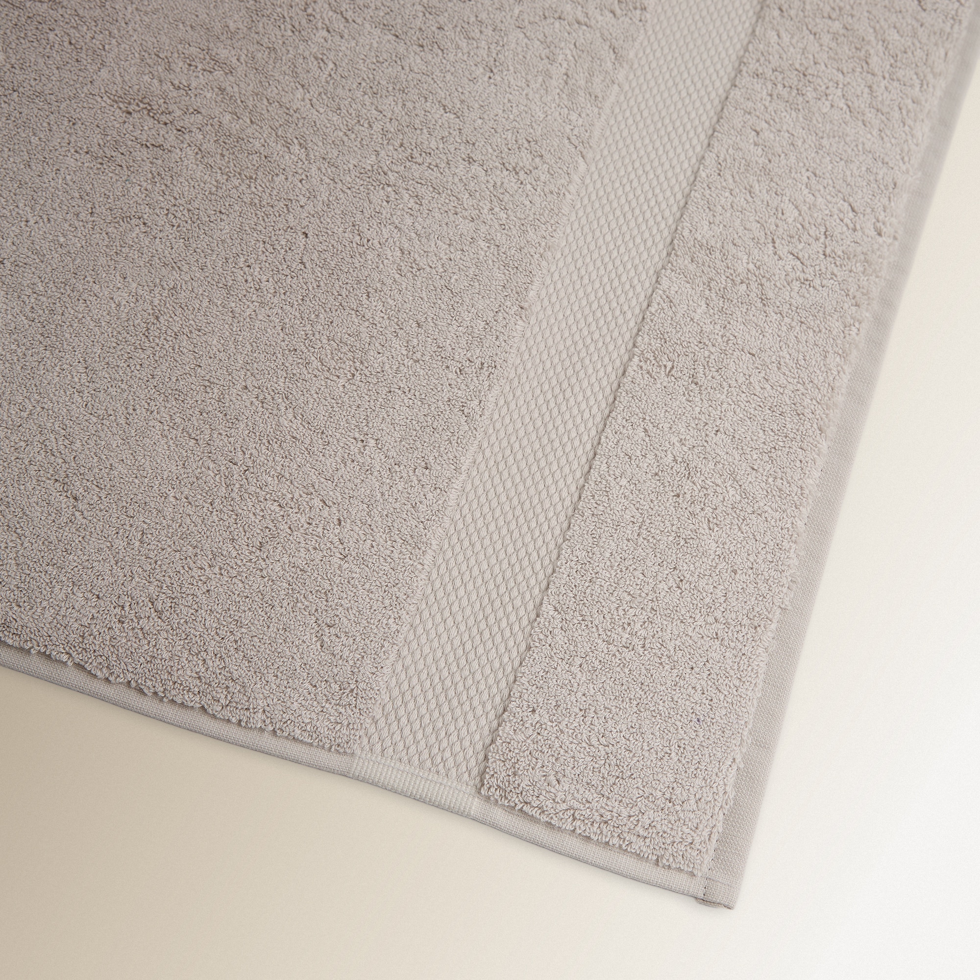 Toalha de Banho de Algodão 700 g/m2 Supima 25 Cinzento-pérola-3