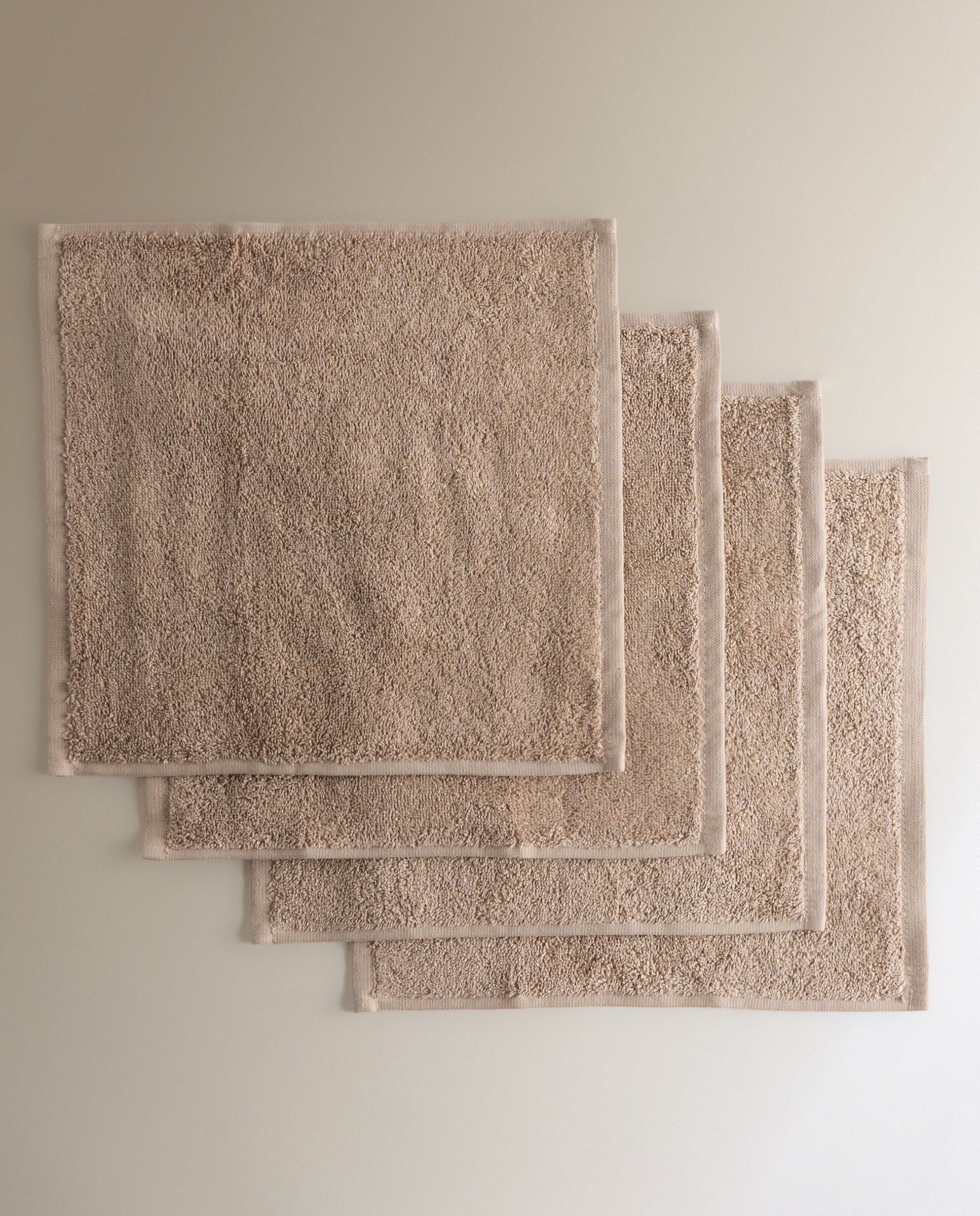 Set de 4 toallas de y cesta algodón 500 gr/m2 Guest - Beige Tocador Beige-3