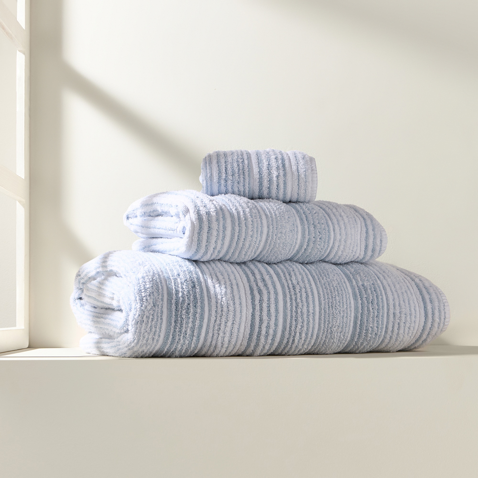 Imagen 0 de Toalla de baño algodón 720 gr/m2 Armona Graccioza Azul