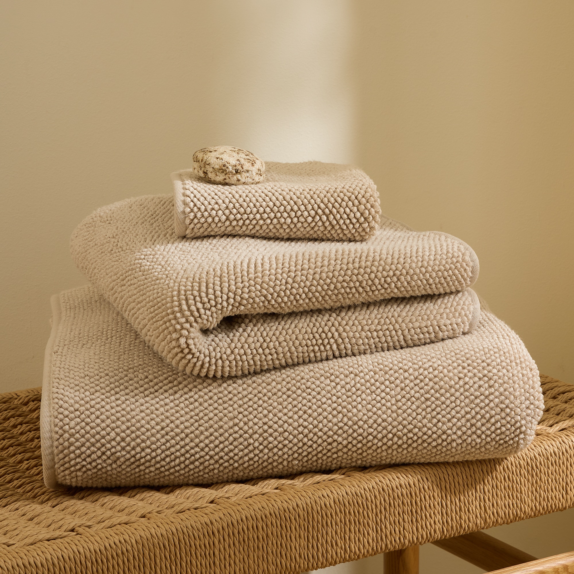Imagen 1 de Toalla de baño algodón 850 gr/m2 Pearl Graccioza Beige