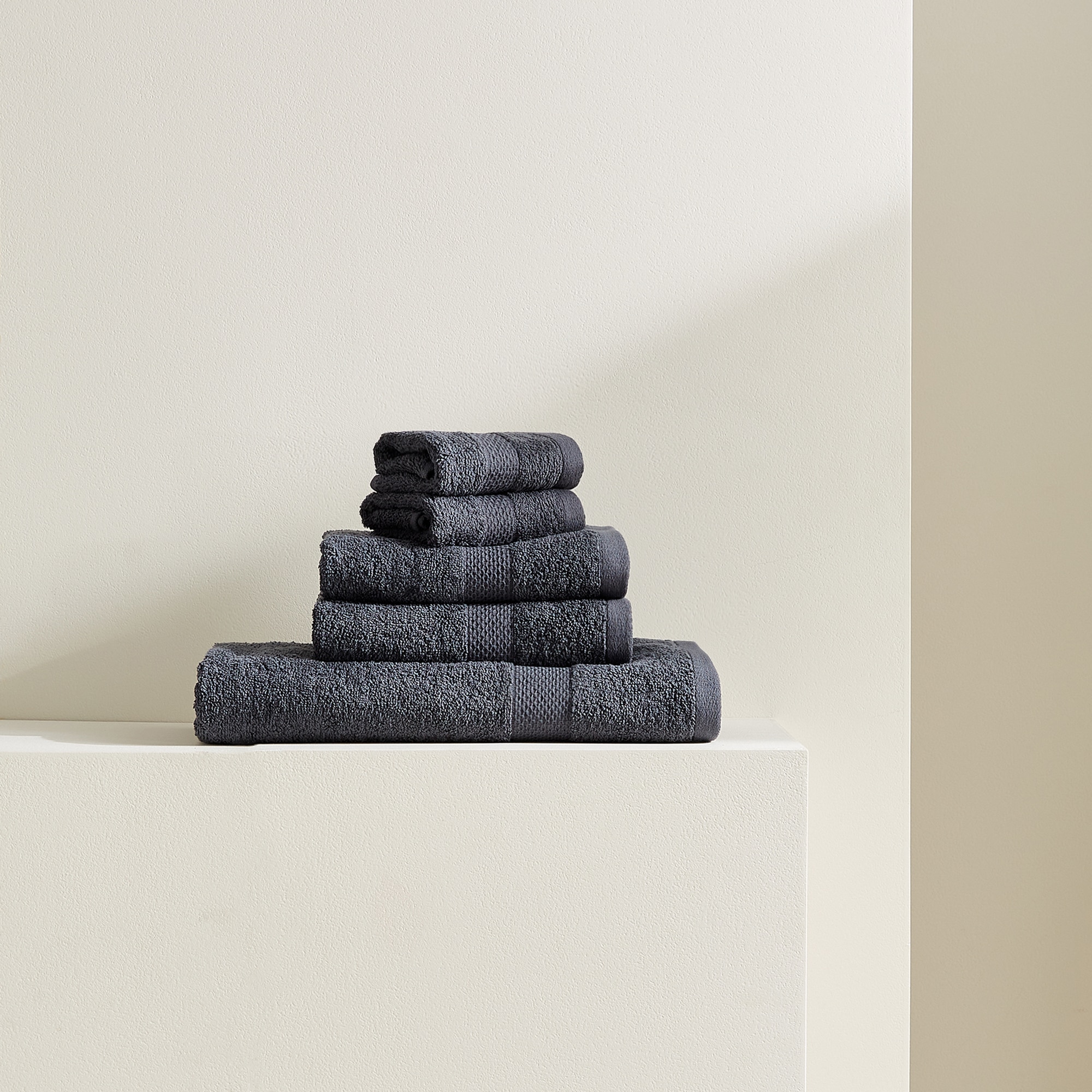 Imagem 0 de Conjunto de 5 toalhas de algodão 450 g/m2 Basic