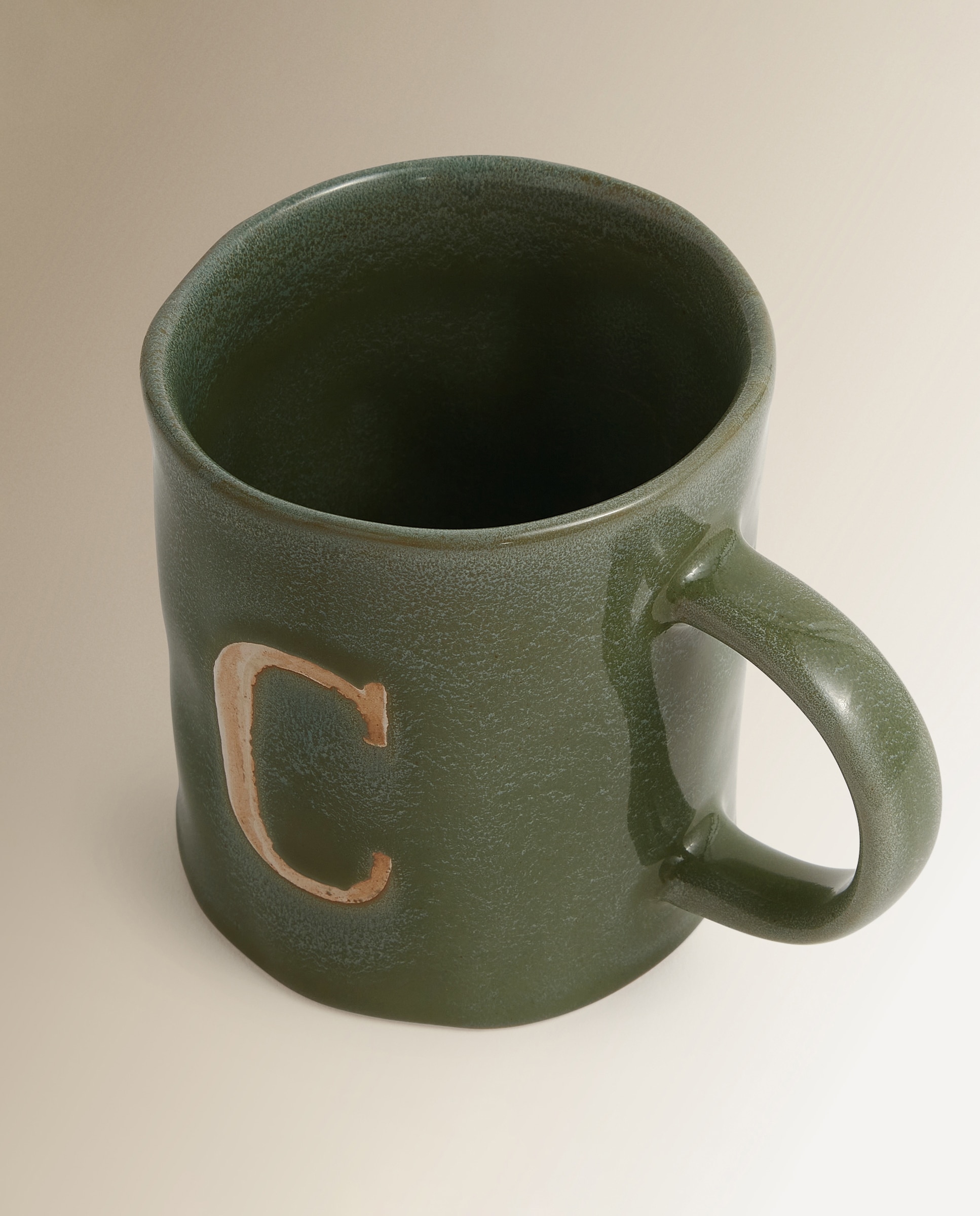 Caneca com Inicial "C" Azul / Branco-3