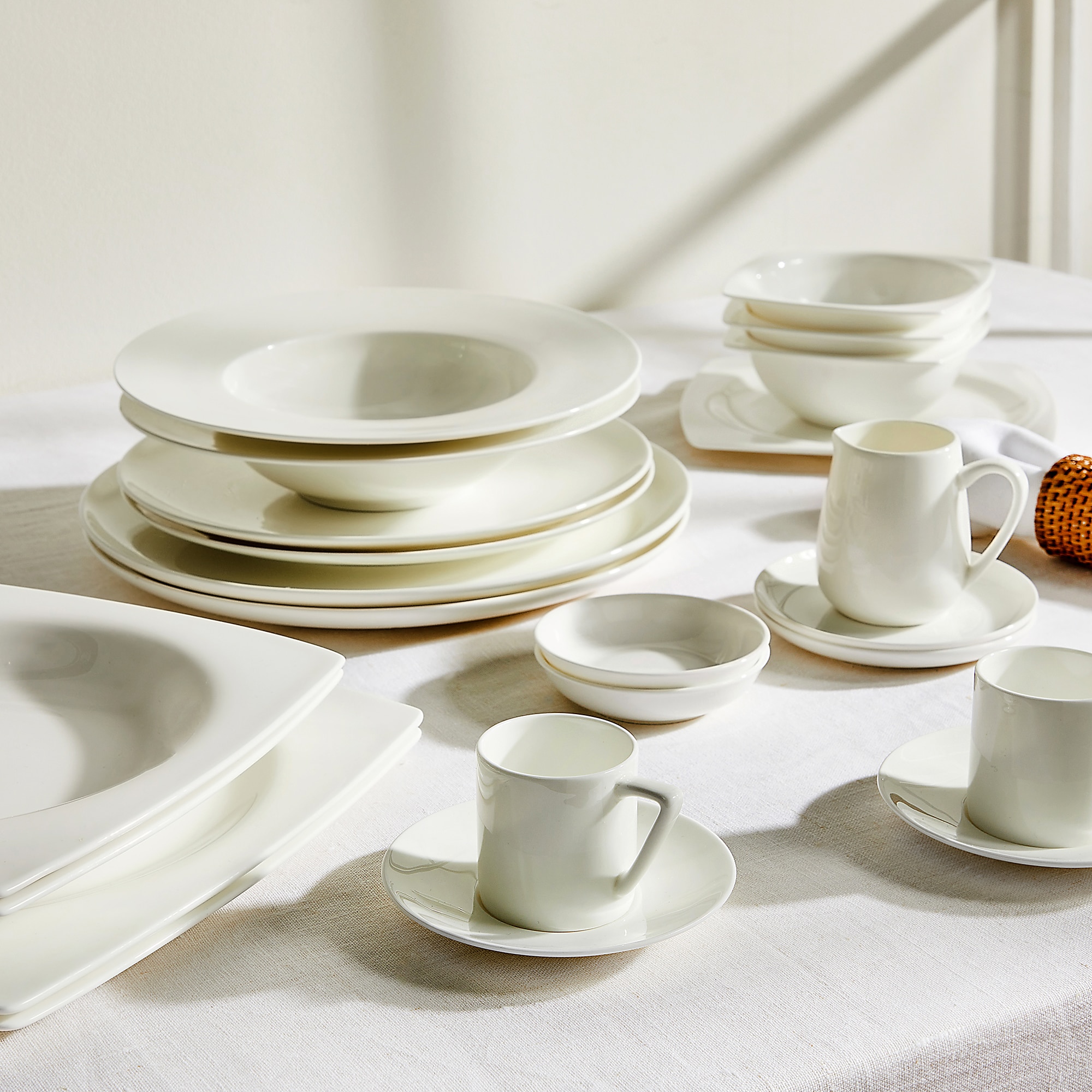 Travessa redonda Bone China Essential El Corte Inglés Branco-4