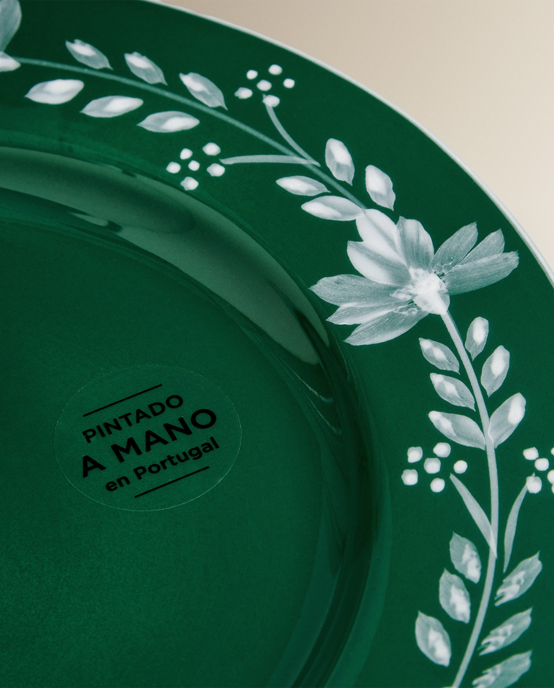 Prato Raso Pintado à Mão Alameda - Verde Verde-4