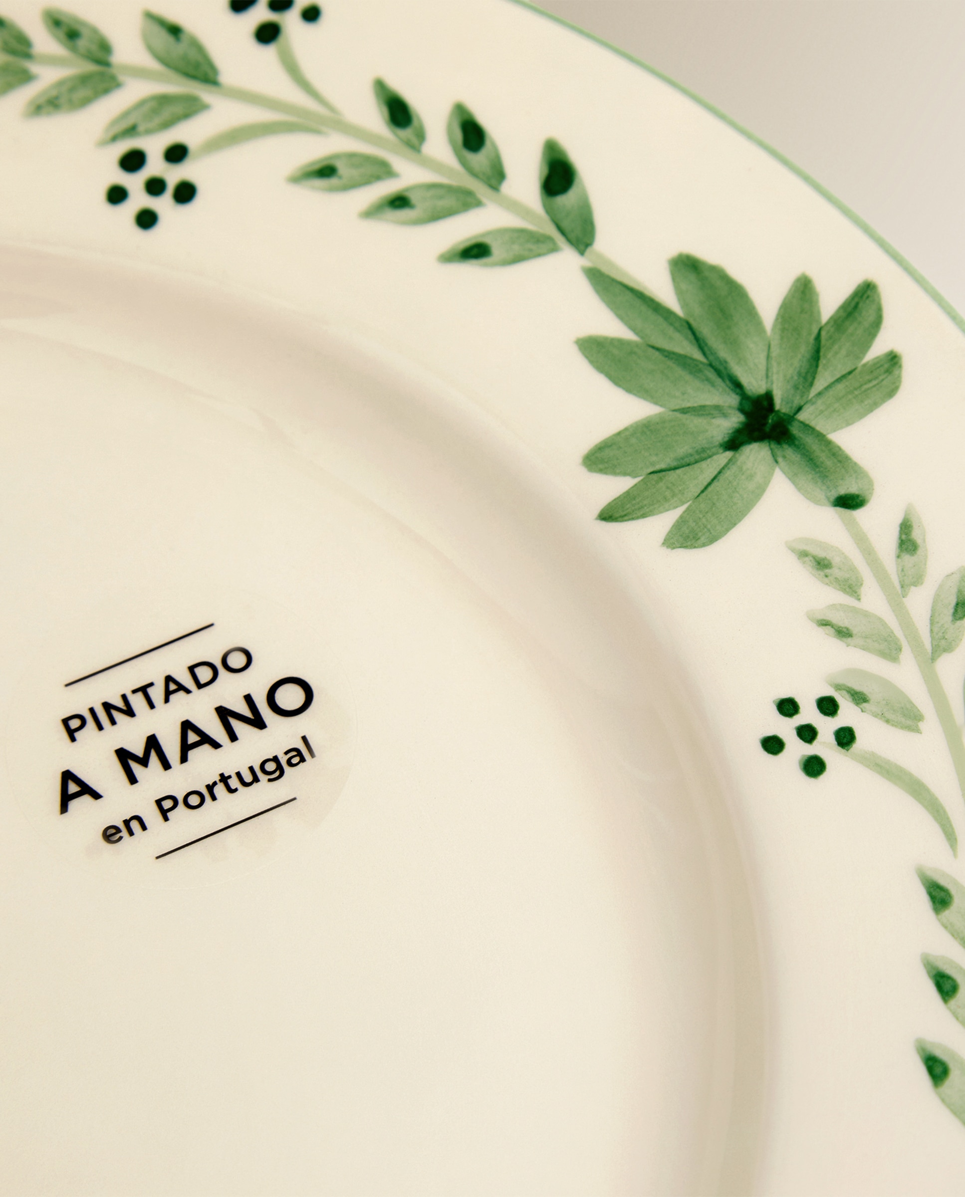Prato Raso Pintado à Mão Alameda - Branco Branco-4