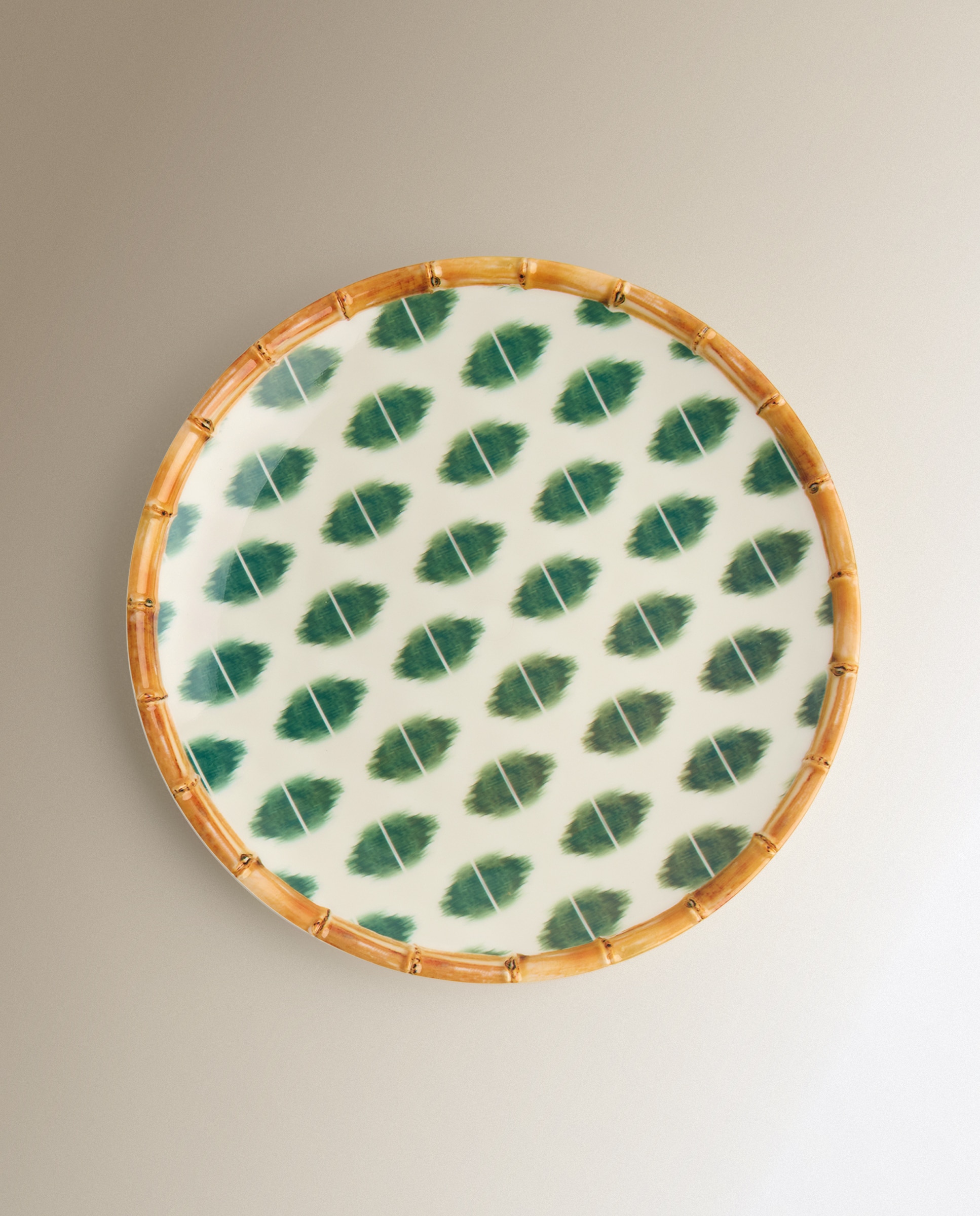 Prato raso de melamina para exterior Ikat Verde-2