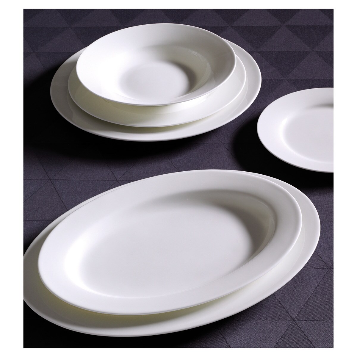 Prato fundo redondo com aba Bone China Essential El Corte Inglés 3