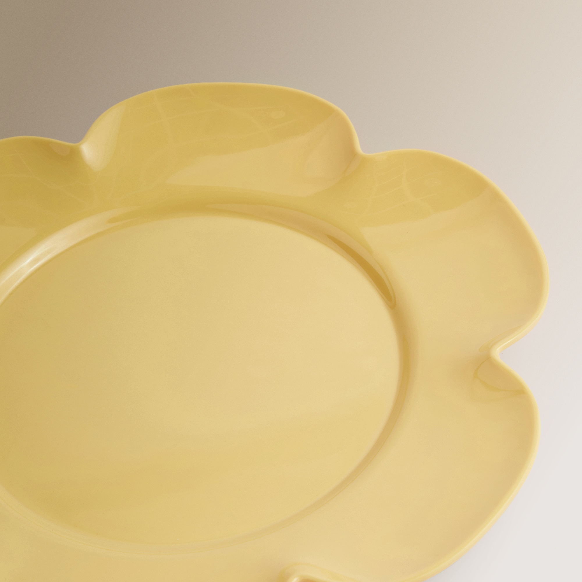 Plato de postre de melamina con forma Flower Market Basics El Corte Inglés Amarillo-4