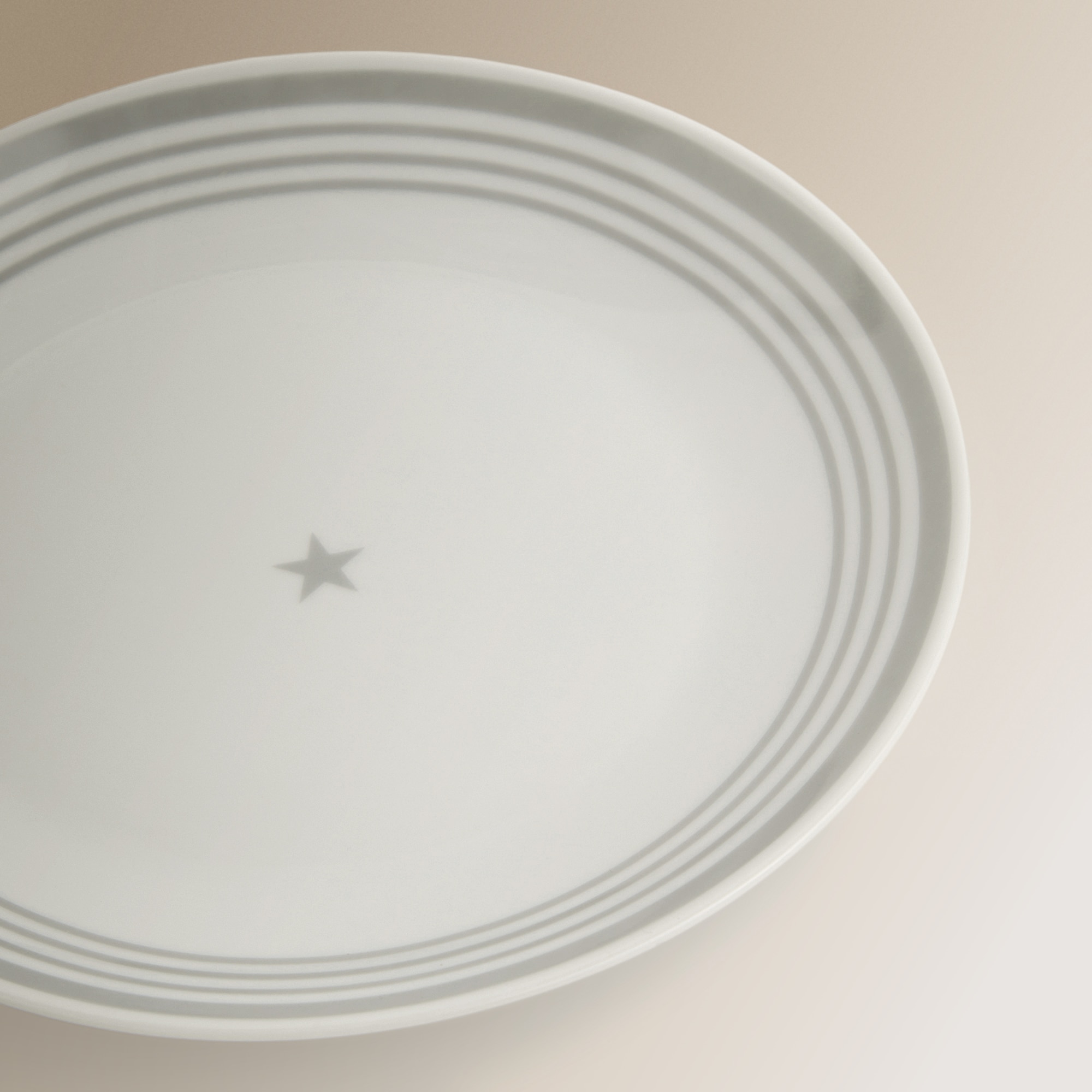 Plato de postre Star Basics El Corte Inglés Gris-4