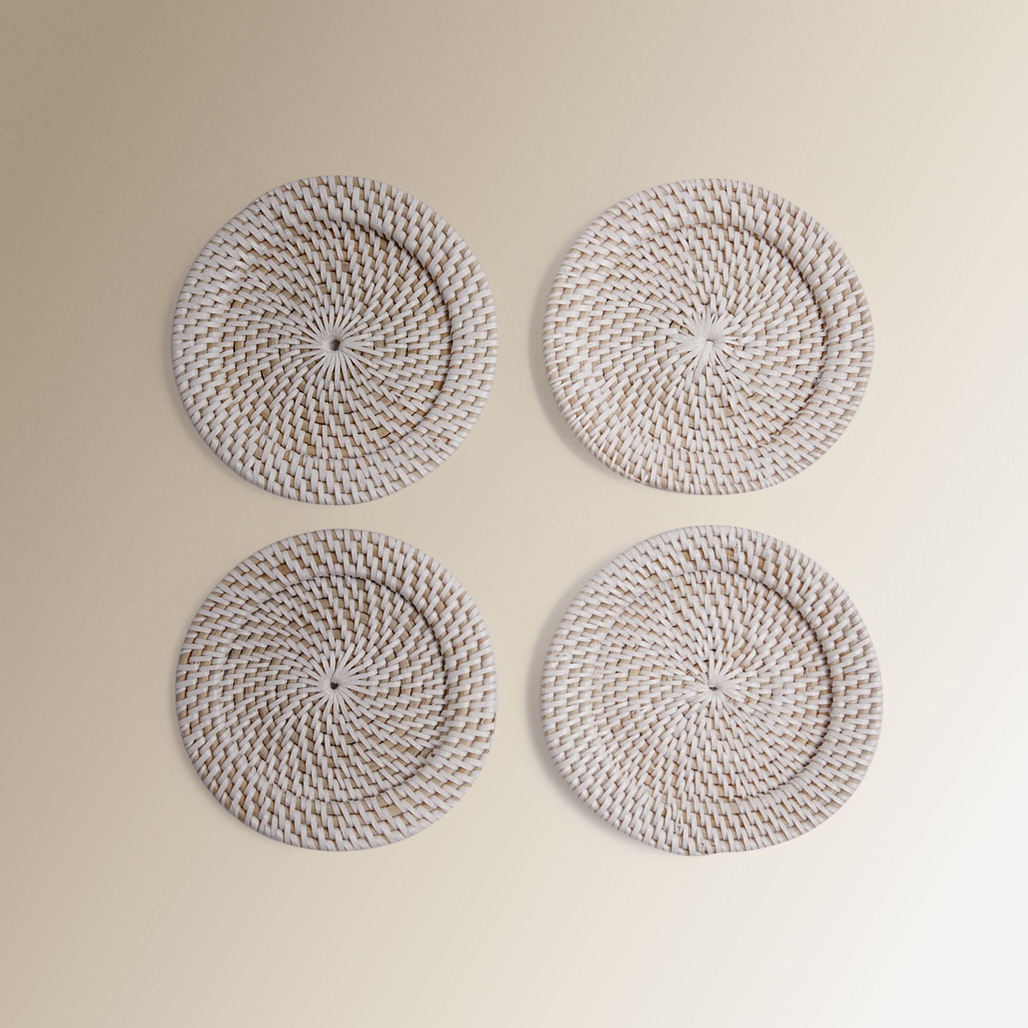 Imagem 0 de Conjunto de 4 Pratos de Pão Malang