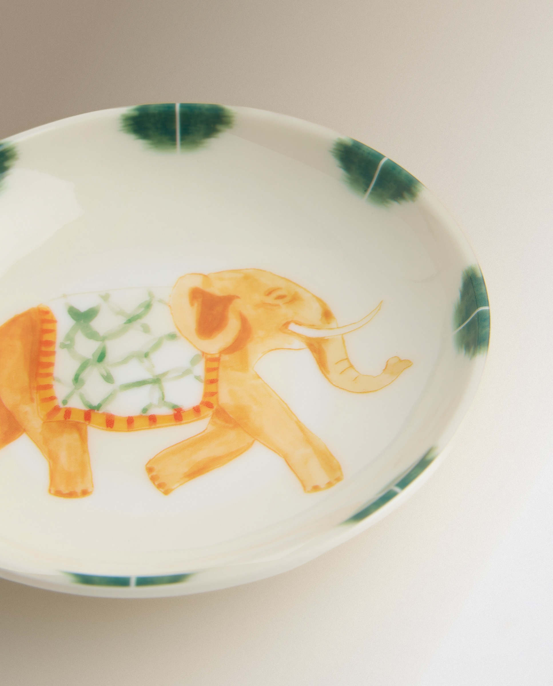 Plato de pan para exterior Elefante Amali Pet - Multicolor Multicolor-4
