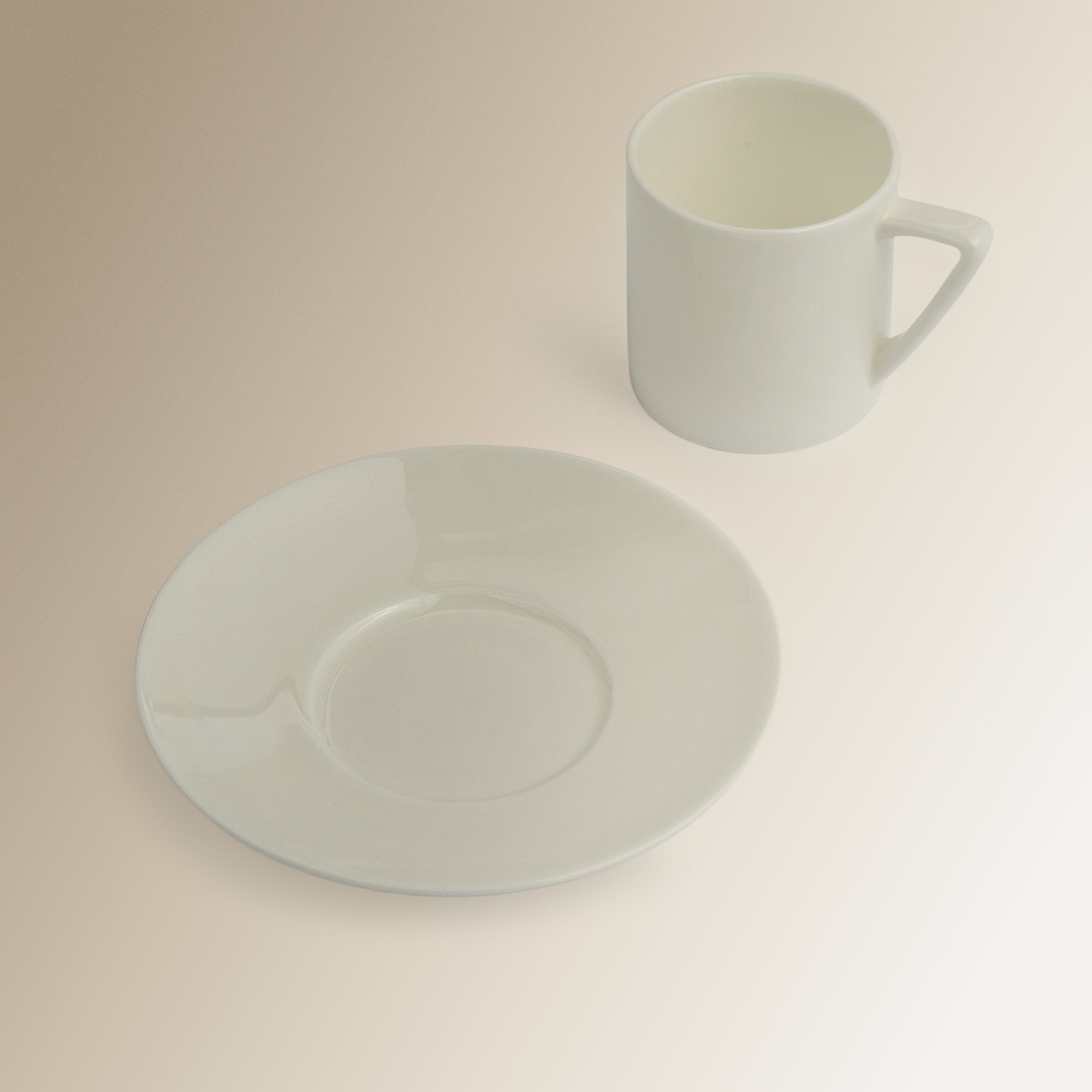 Chávena de Café com Prato Redondo com Alça Bone China Essential Branco-4