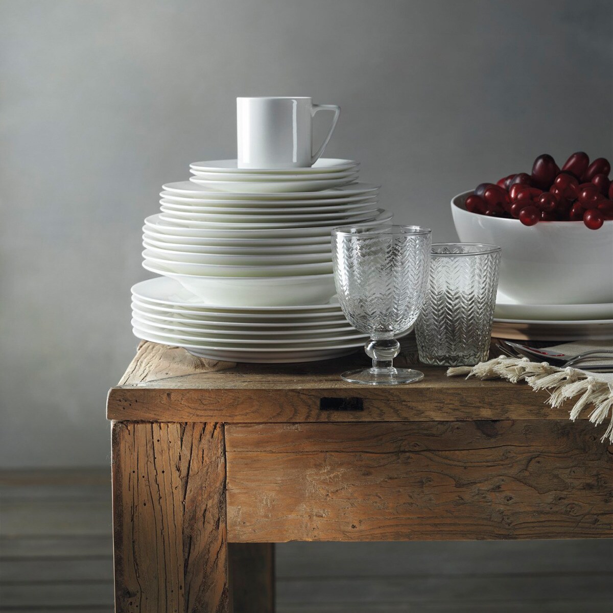 Loiça por peças redondas com aba Bone China Essential El Corte Inglés 2