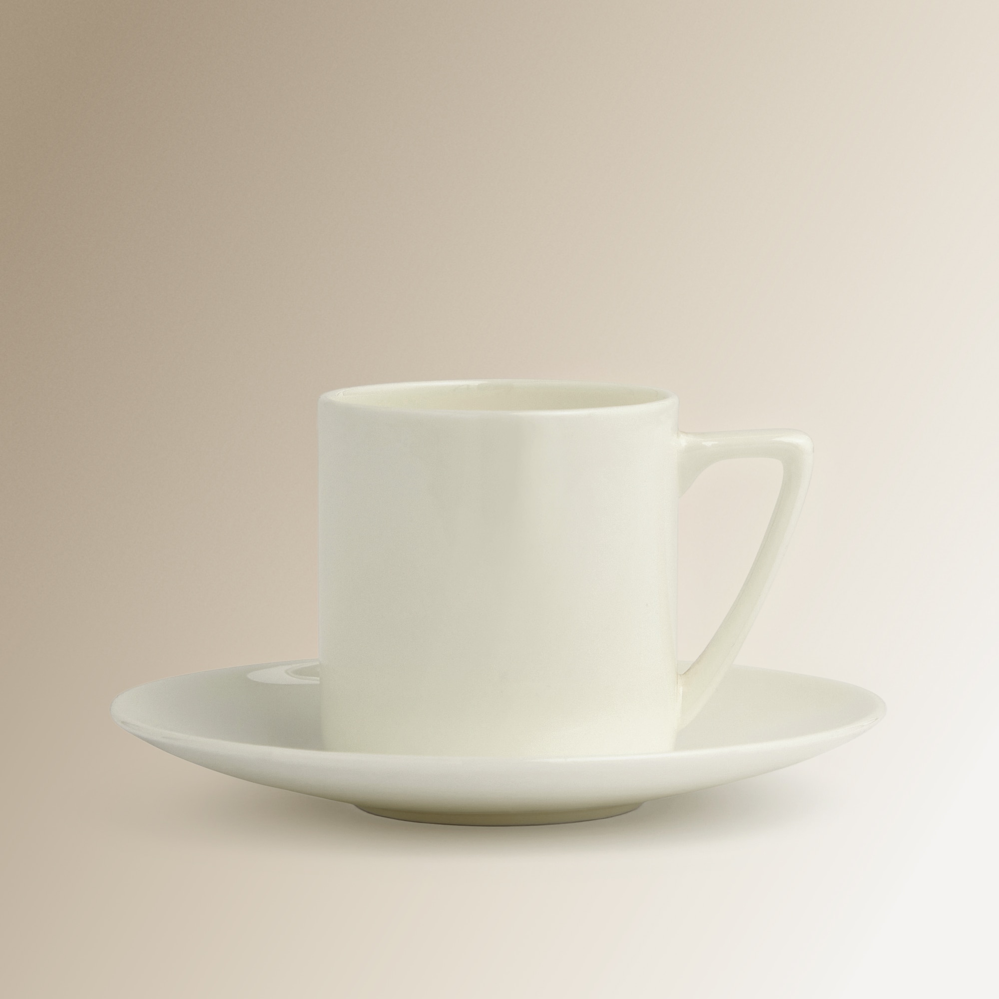 Chávena de Chá com Prato Redondo com Alça Bone China Essential Branco-1
