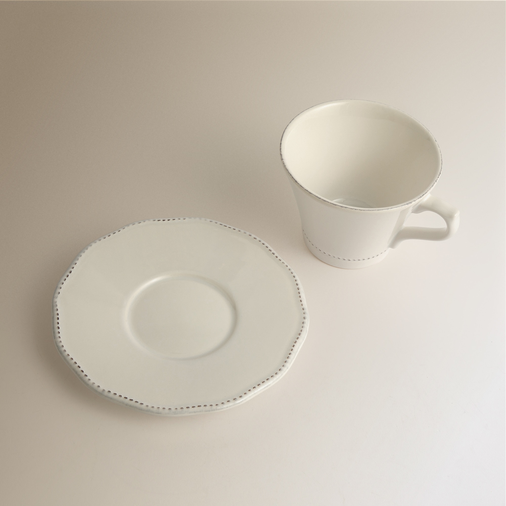 Chávena de chá com prato Sofía Branco-3
