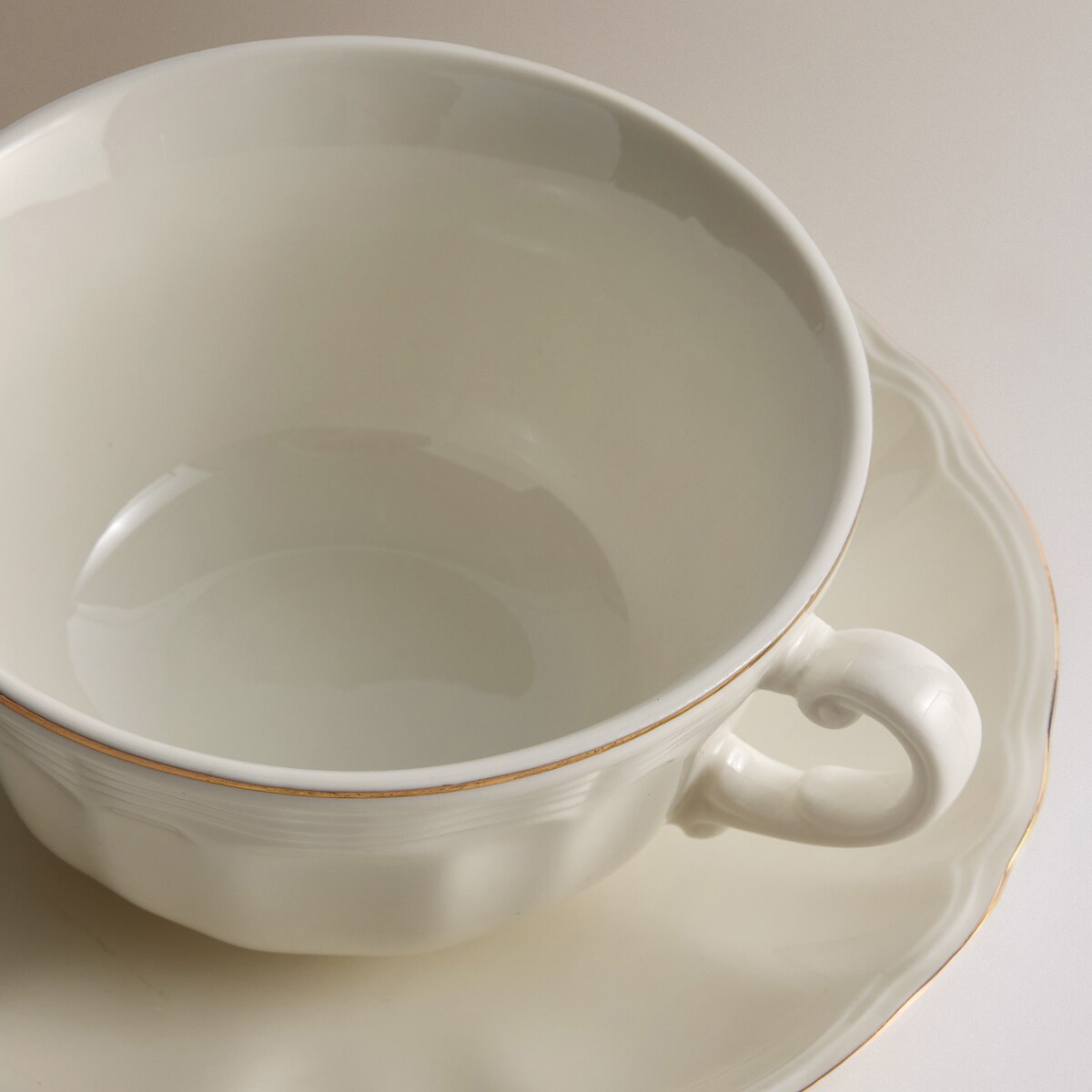 Chávena de Consommé com Prato Fio Dourado Branco-3