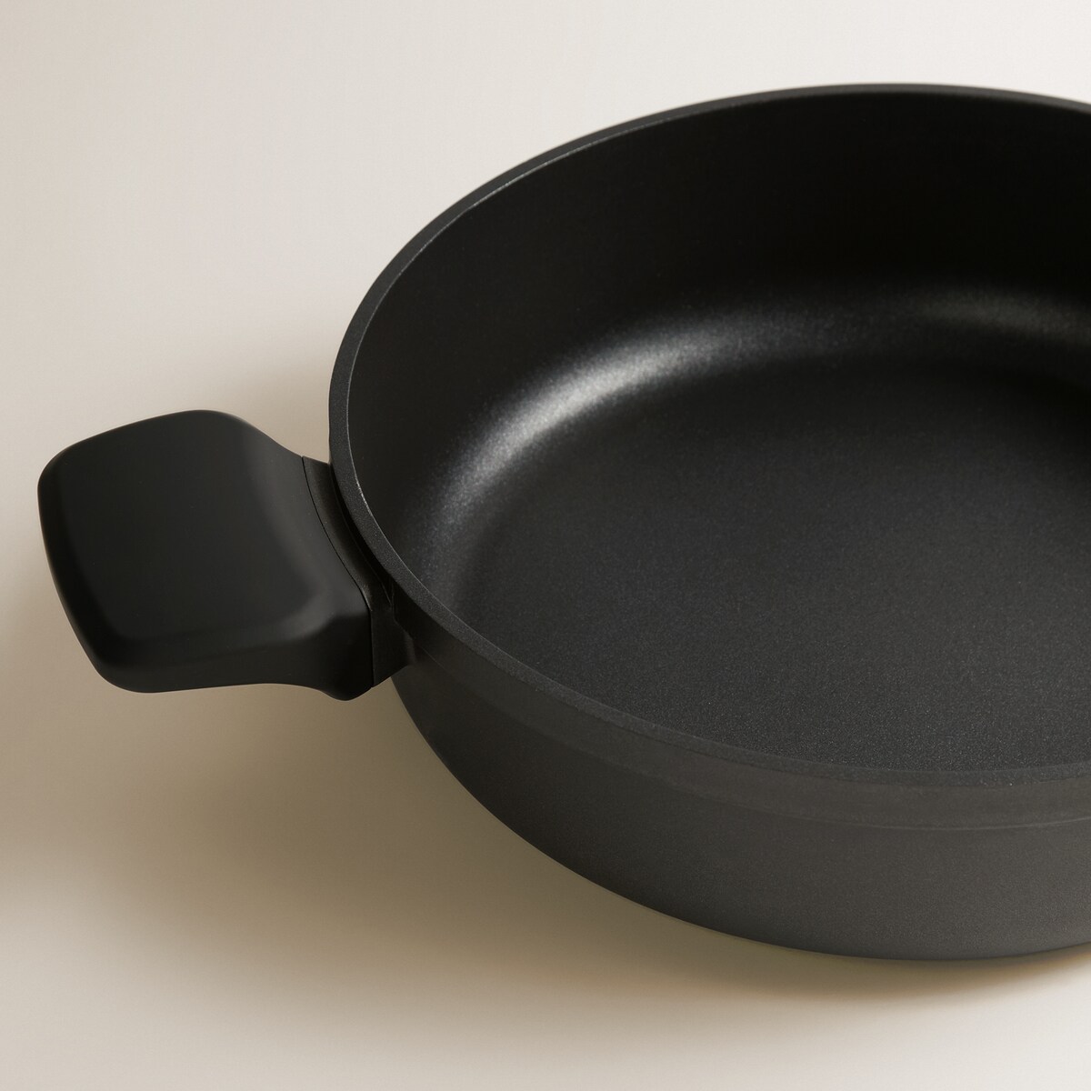 Cacerola baja de aluminio fundido Basics El Corte Inglés Negro-3