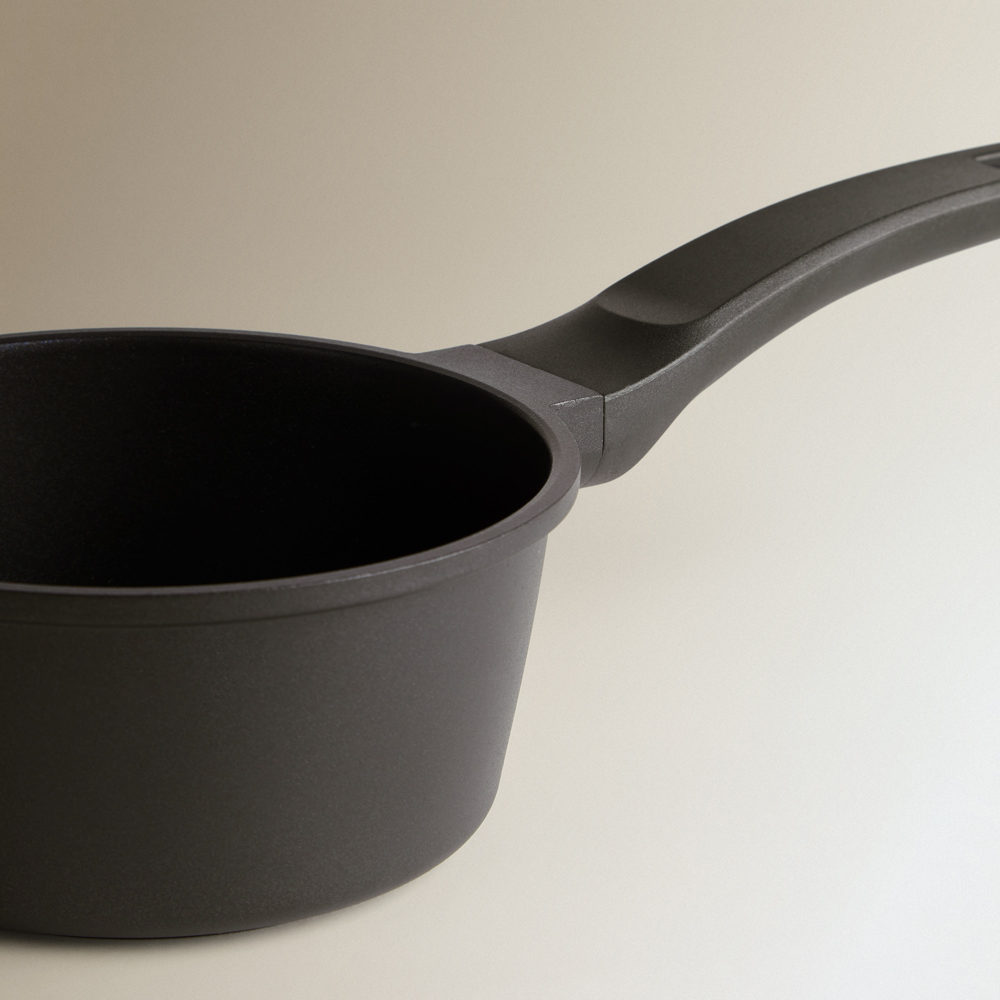 Tacho de Alumínio Fundido Excellent Pro Preto-2