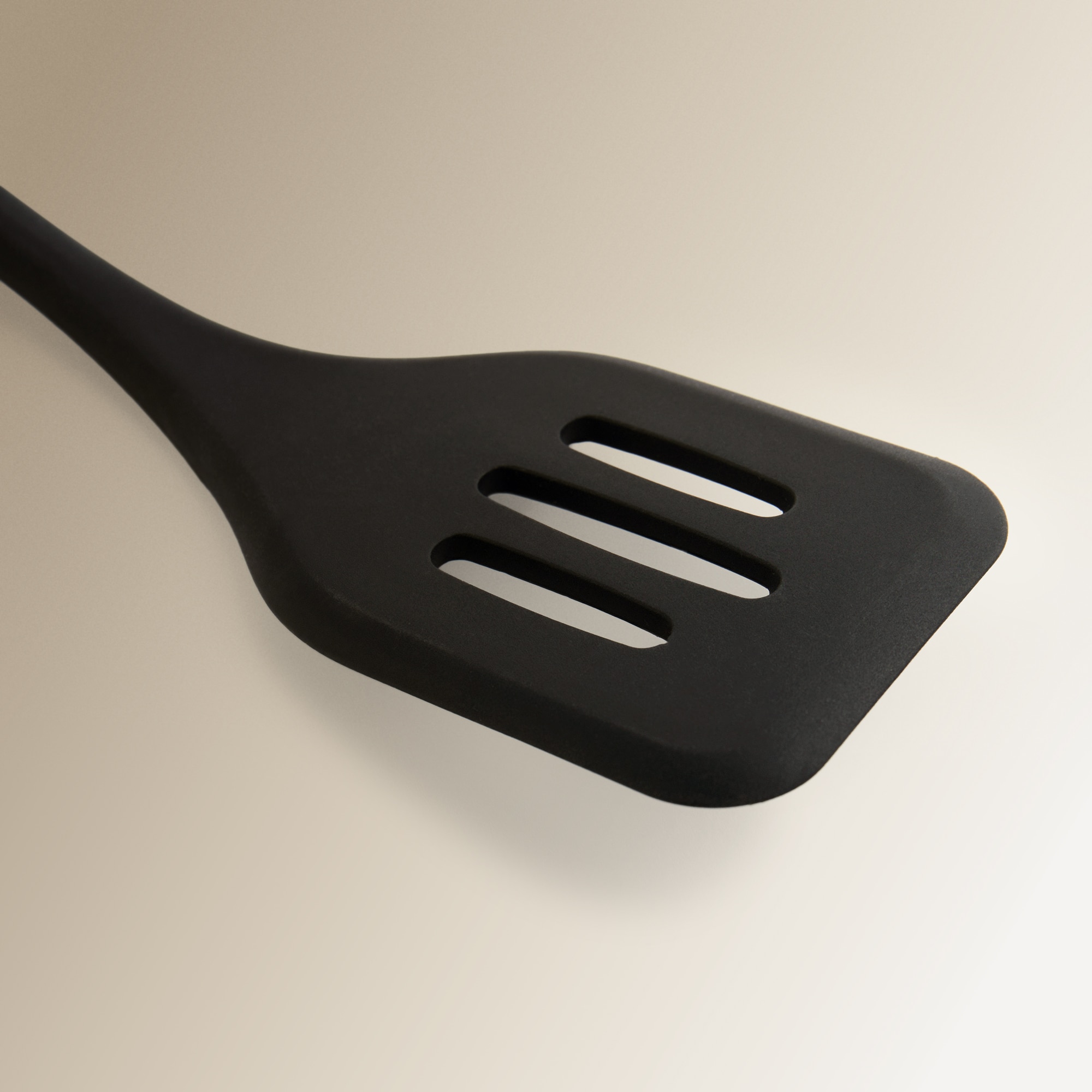 Espátula ranhurada de silicone El Corte Inglés Preto-2