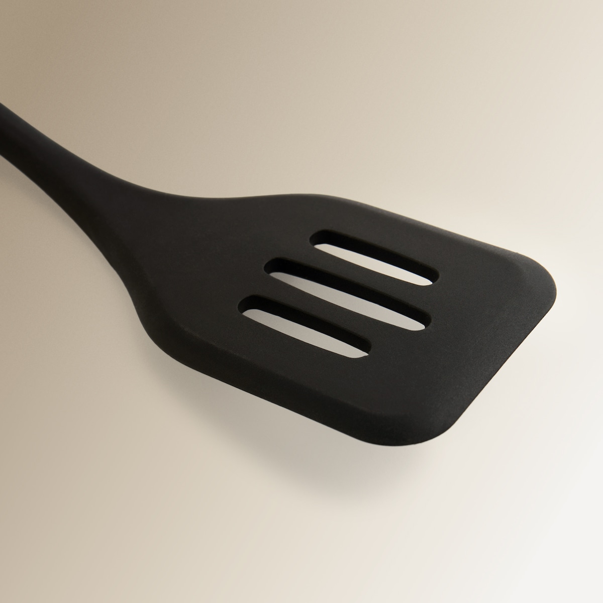 Espátula ranhurada de silicone El Corte Inglés Preto-2