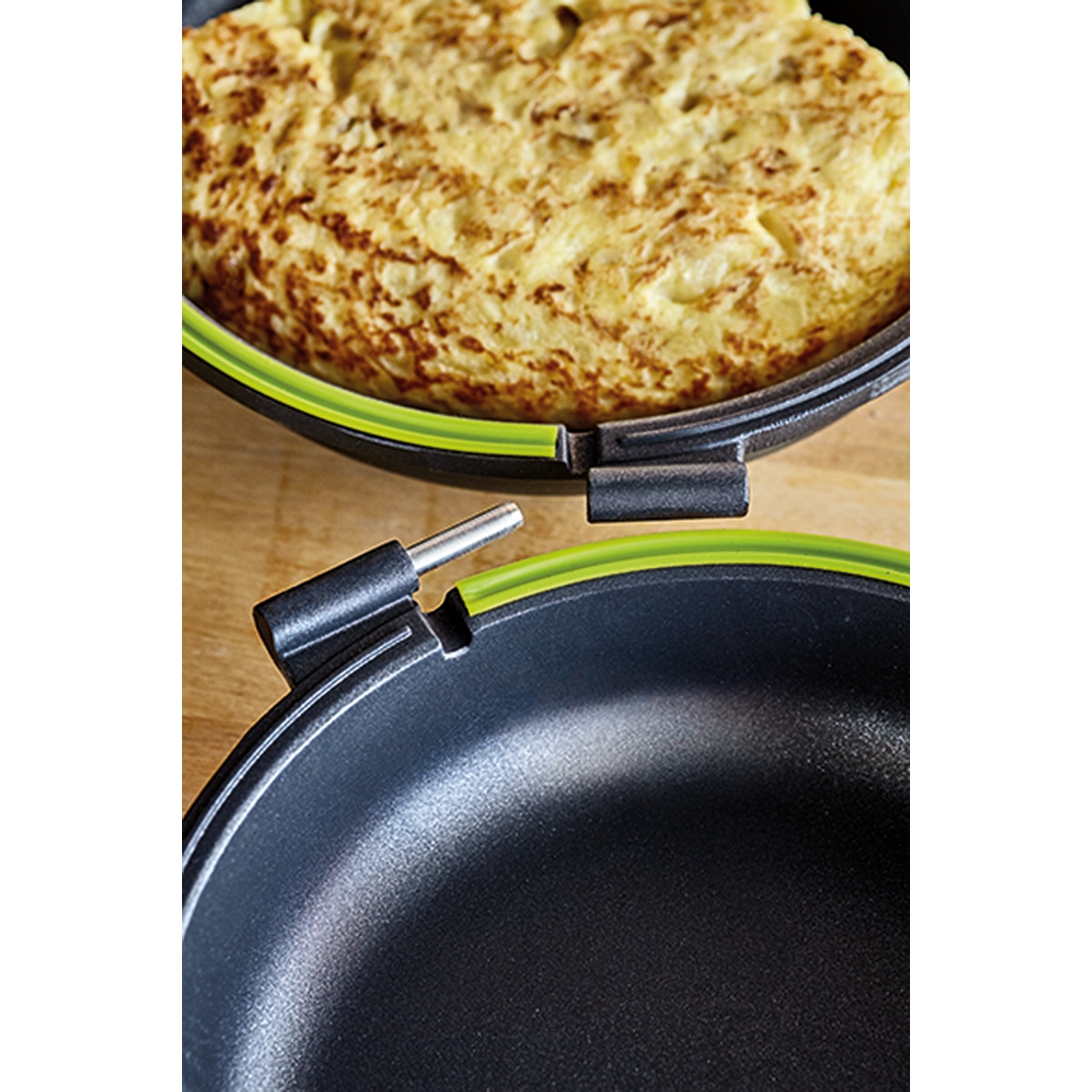 Frigideira para omeletes de alumínio fundido duplo Preto-10