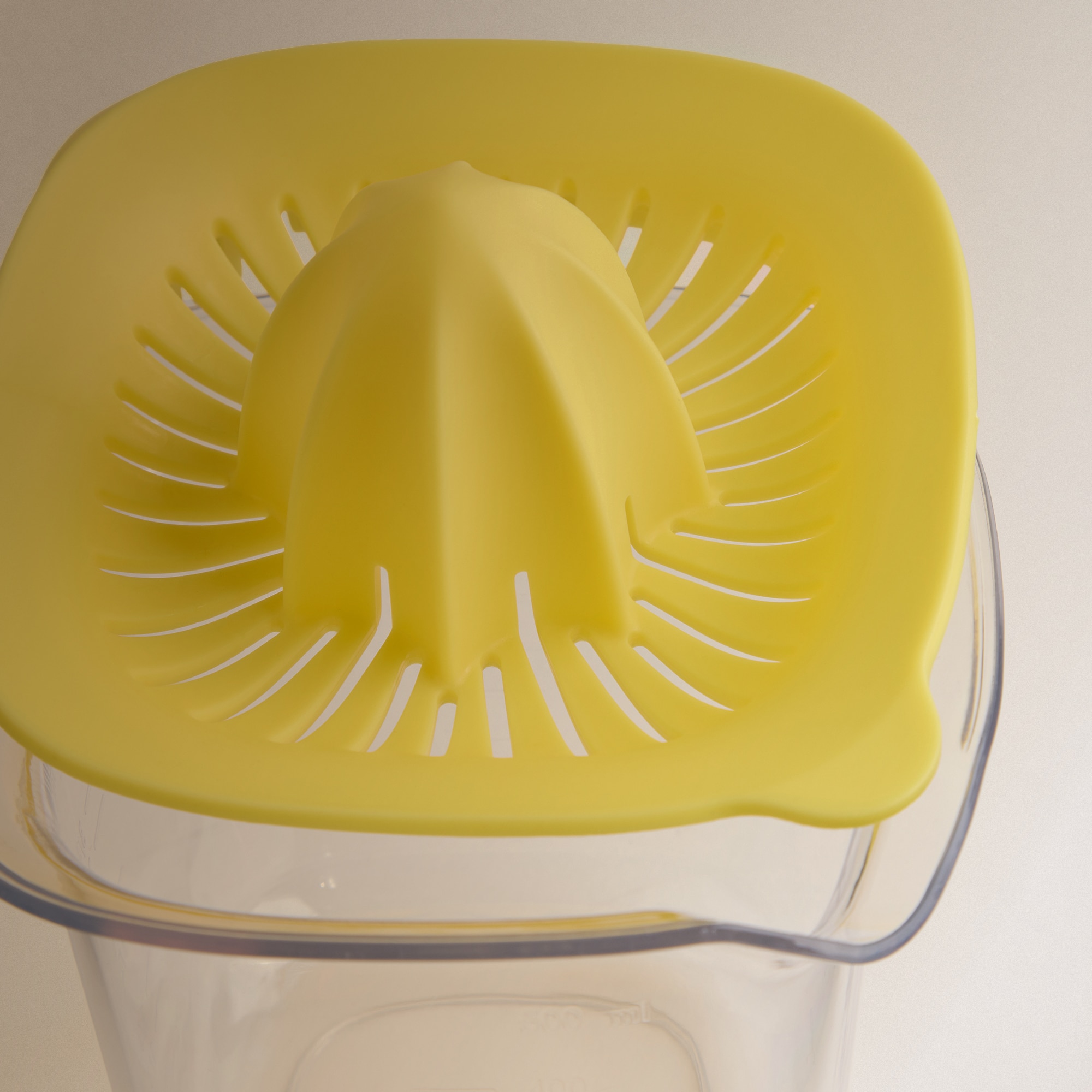 Espremedor com Medidor Amarelo-2