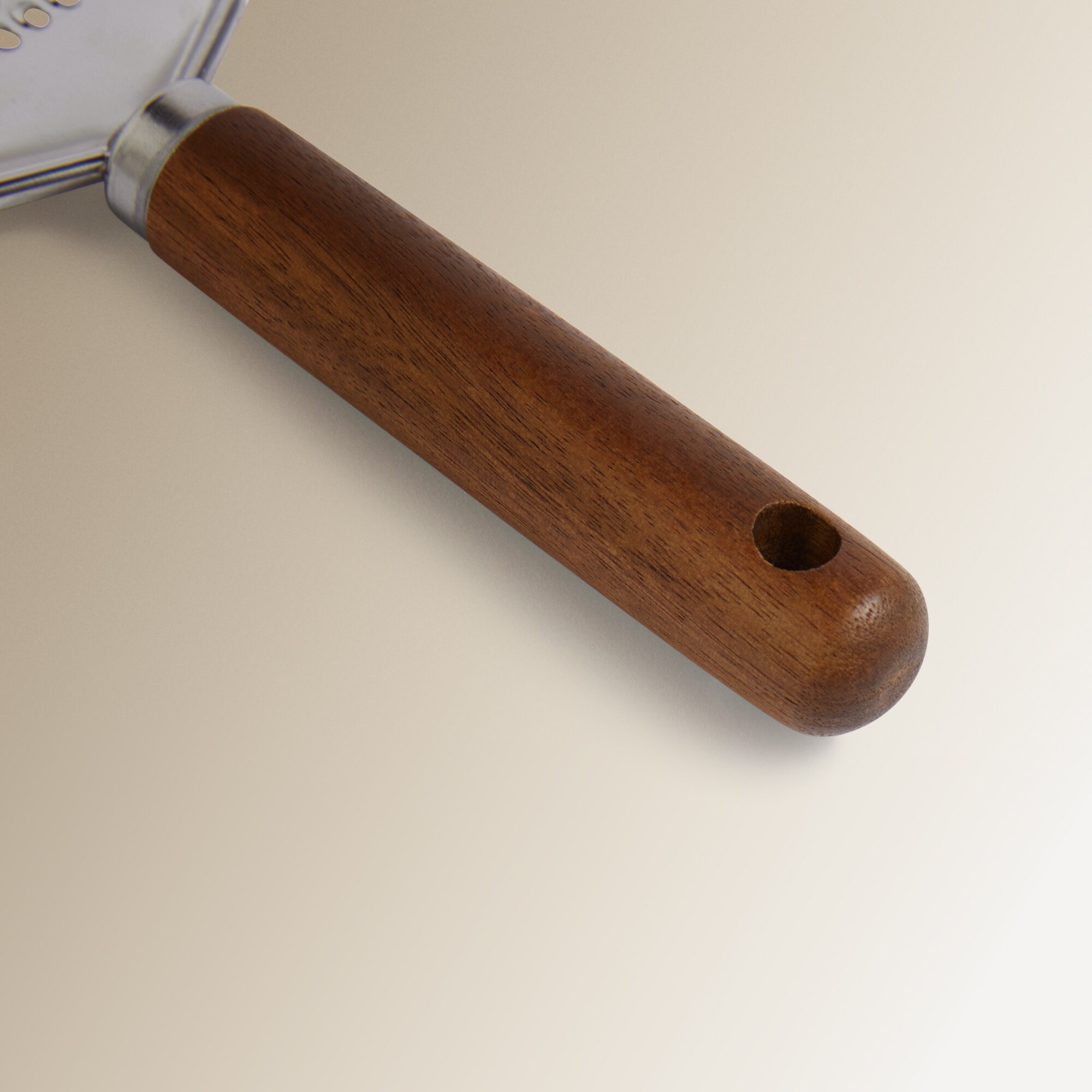 Ralador com Cabo de Madeira de Acácia Natural-3