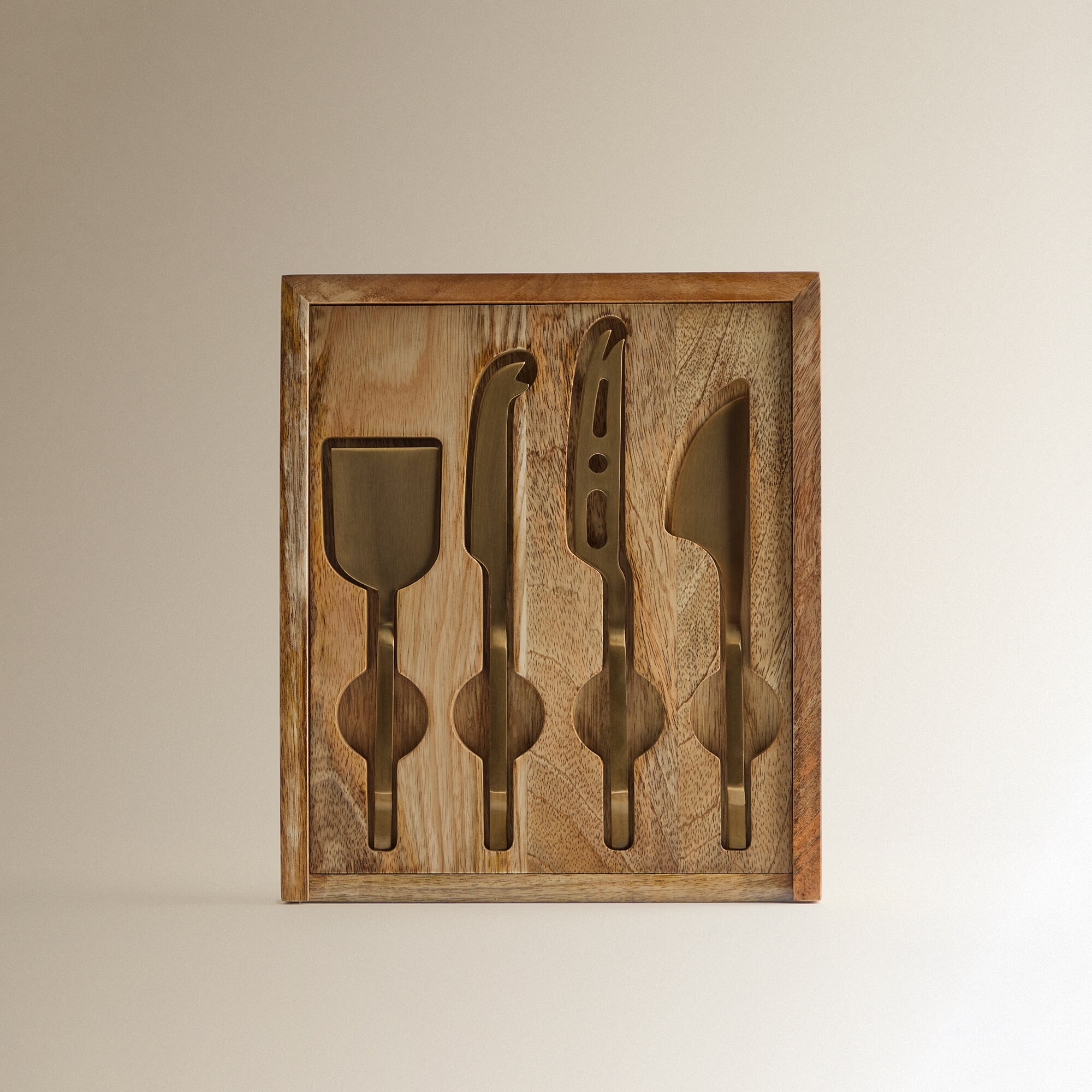 Conjunto de 4 Utensílios para Queijo Dourado-8
